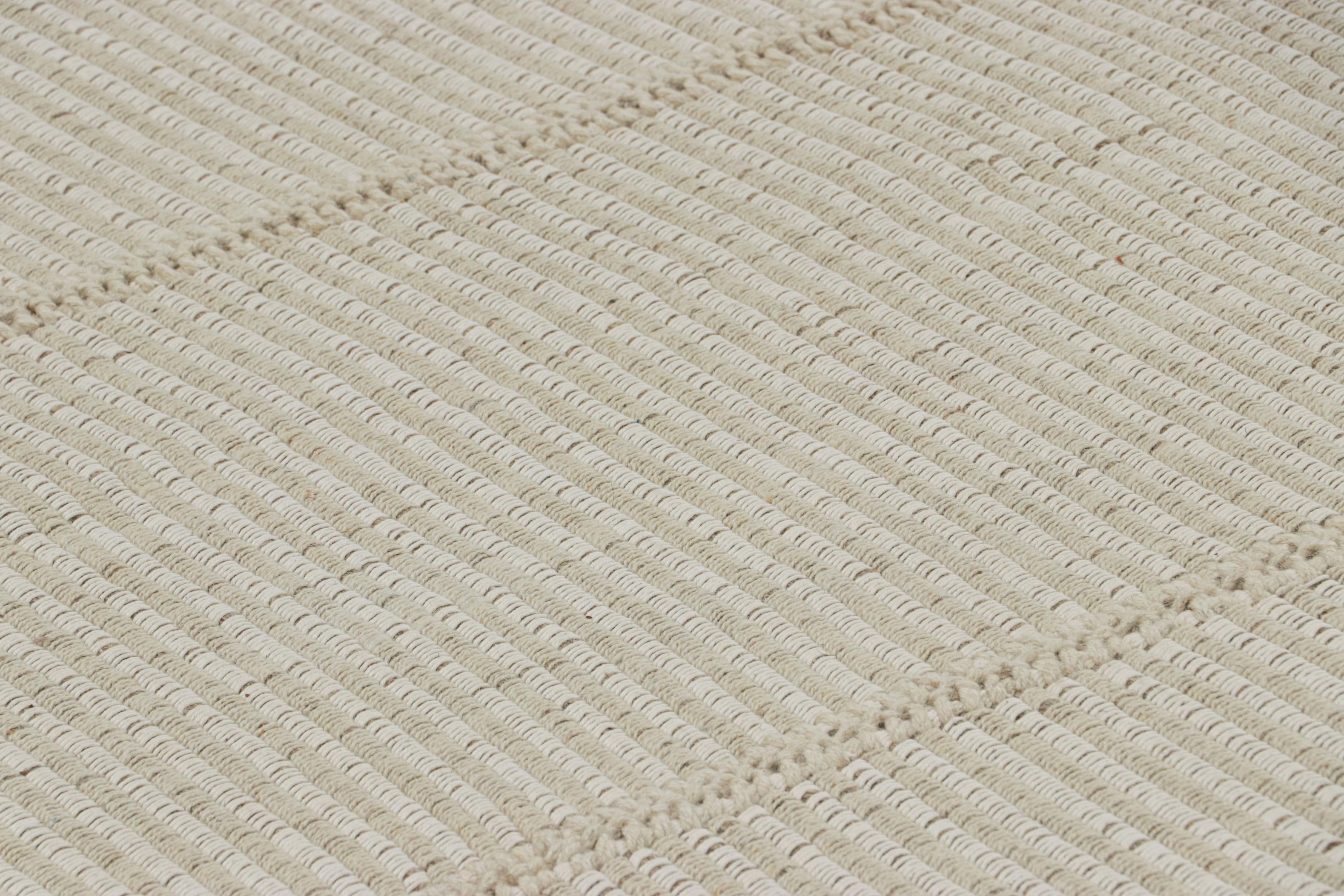 Dieser 8x10 große zeitgenössische Kelim aus handgewebter Wolle stammt aus einer aufregenden neuen Flachgewebekollektion von Rug & Kilim, die nach Maß gefertigt wird.

Über das Design:

