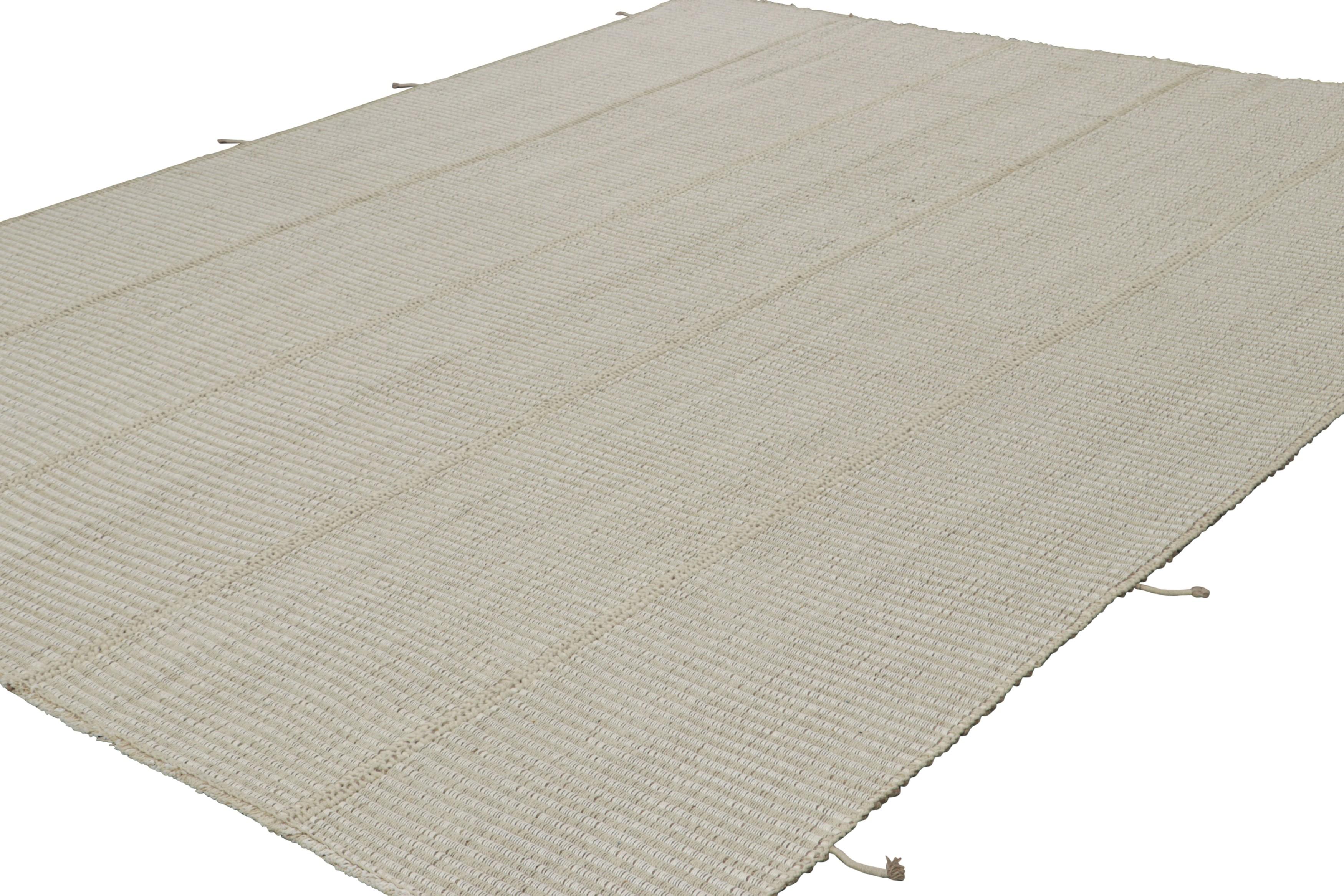Rug & Kilim's Contemporary Kilim mit strukturierten Streifen in Beige und Creme (Afghanisch) im Angebot