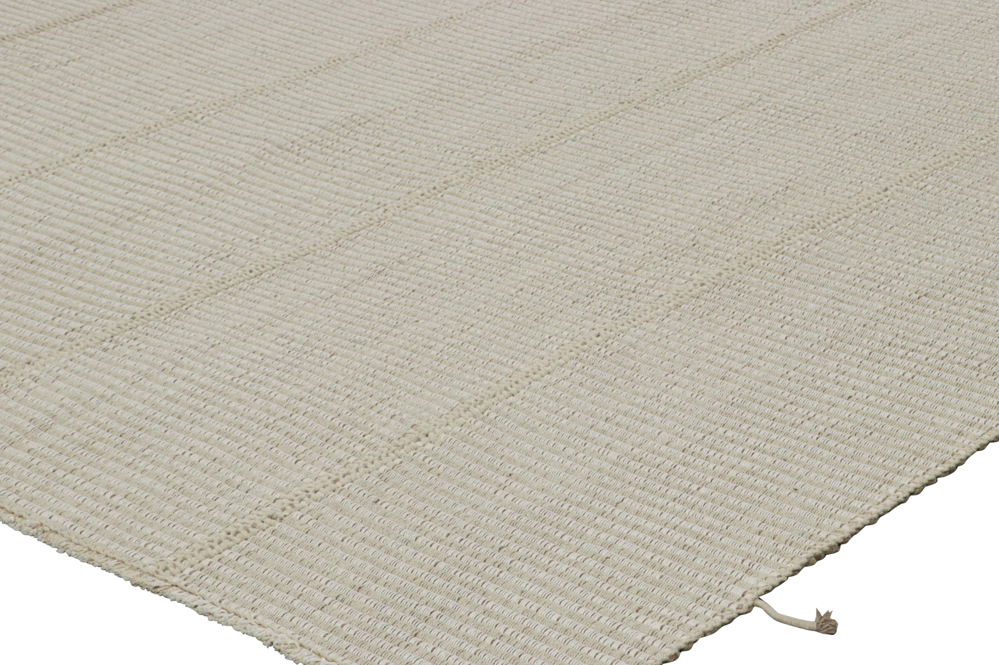 Rug & Kilim's Contemporary Kilim mit strukturierten Streifen in Beige und Creme im Zustand „Neu“ im Angebot in Long Island City, NY