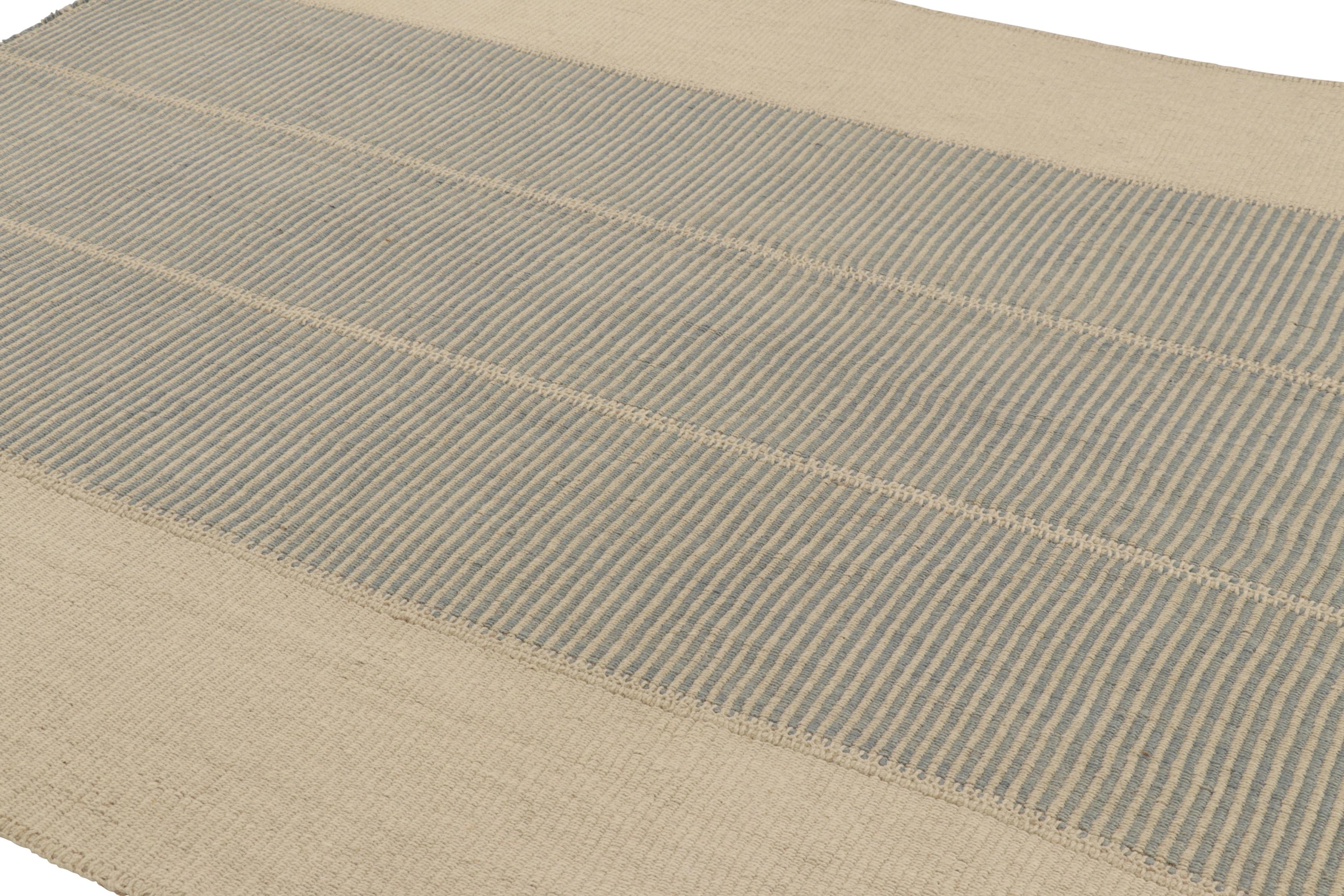 Tissé à la main en laine, ce kilim contemporain 8x10 fait partie d'une nouvelle collection de tissage plat personnalisable de Rug & Kilim.

Sur le Design :

