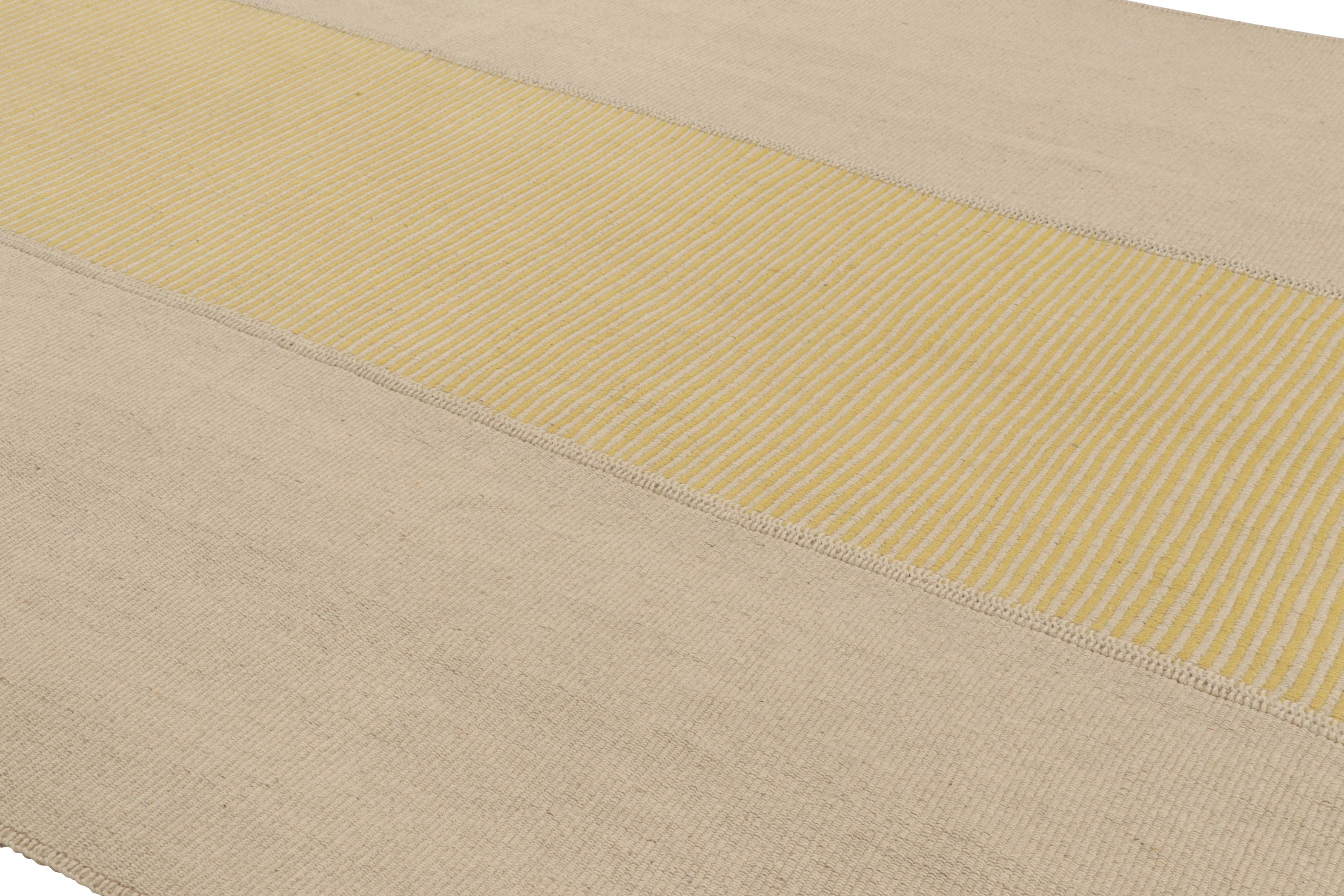 Tessuto a mano in lana, questo Kilim contemporaneo 9x11 fa parte di una nuova ed entusiasmante collezione a tessitura piatta personalizzabile di Rug & Kilim.

Sul design:

