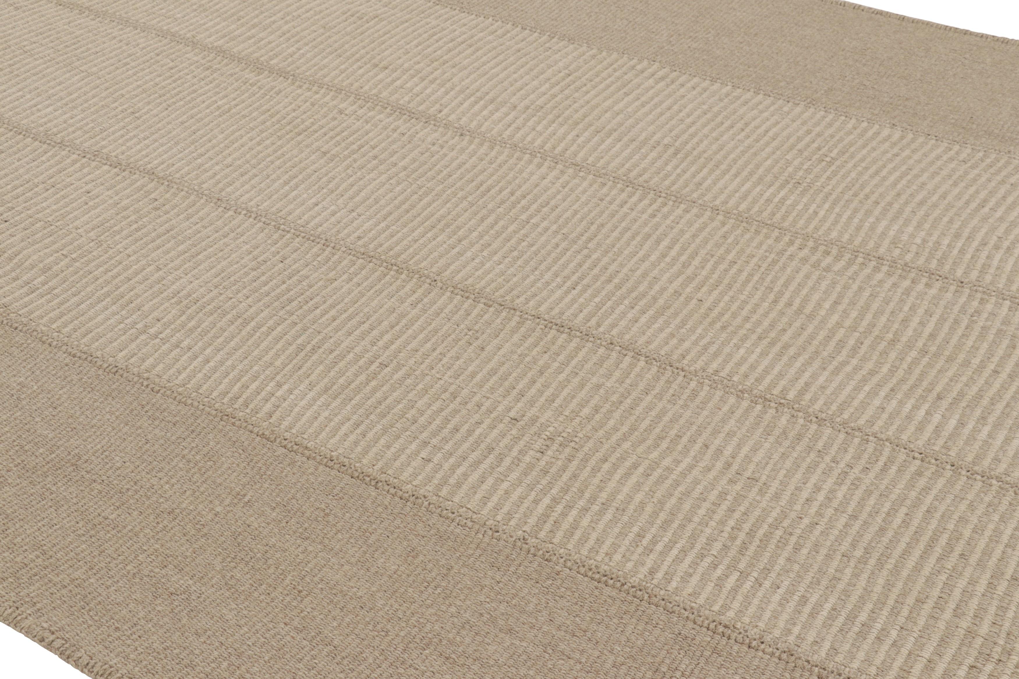 Dieser 8x10 große zeitgenössische Kelim aus handgewebter Wolle stammt aus einer aufregenden neuen Flachgewebekollektion von Rug & Kilim, die nach Maß gefertigt wird.

Über das Design:

