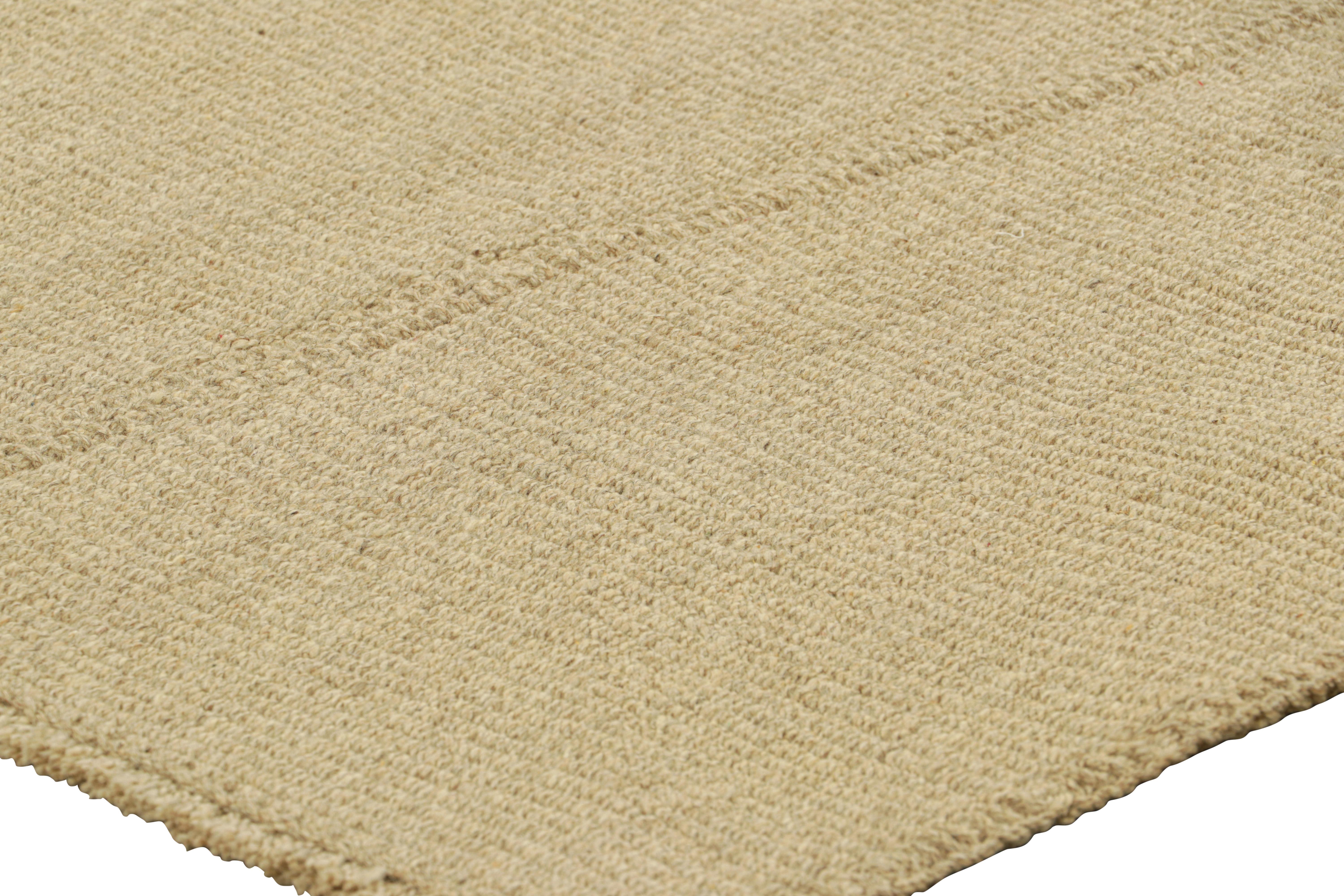 Kilim contemporáneo de Rug & Kilim con rayas beige texturadas en Nuevo estado para la venta en Long Island City, NY