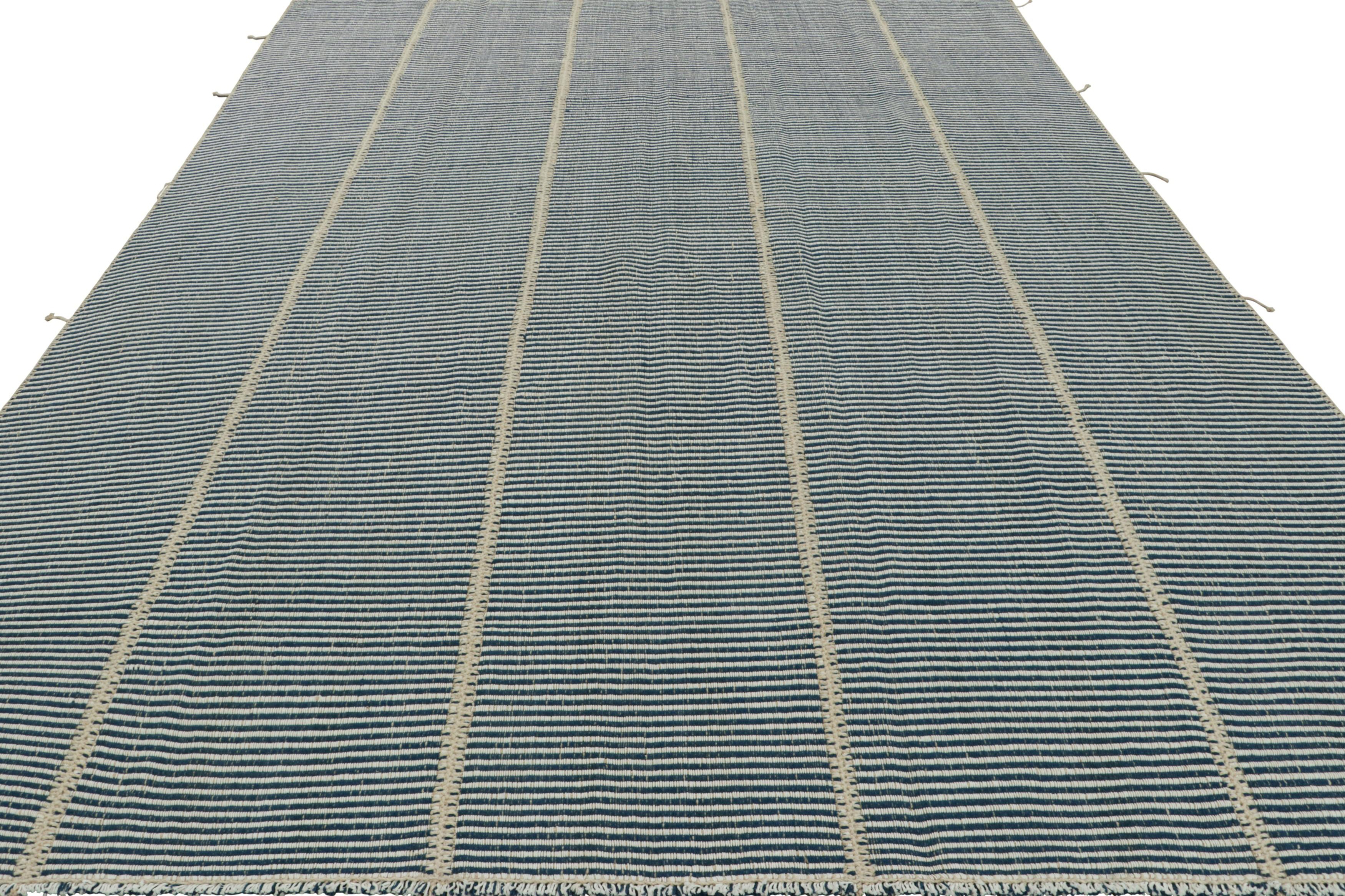 Rug & Kilim's Contemporary Kilim with Textural Blue, White and Green Stripes (Kilim contemporain avec des rayures bleues, blanches et vertes) Neuf - En vente à Long Island City, NY