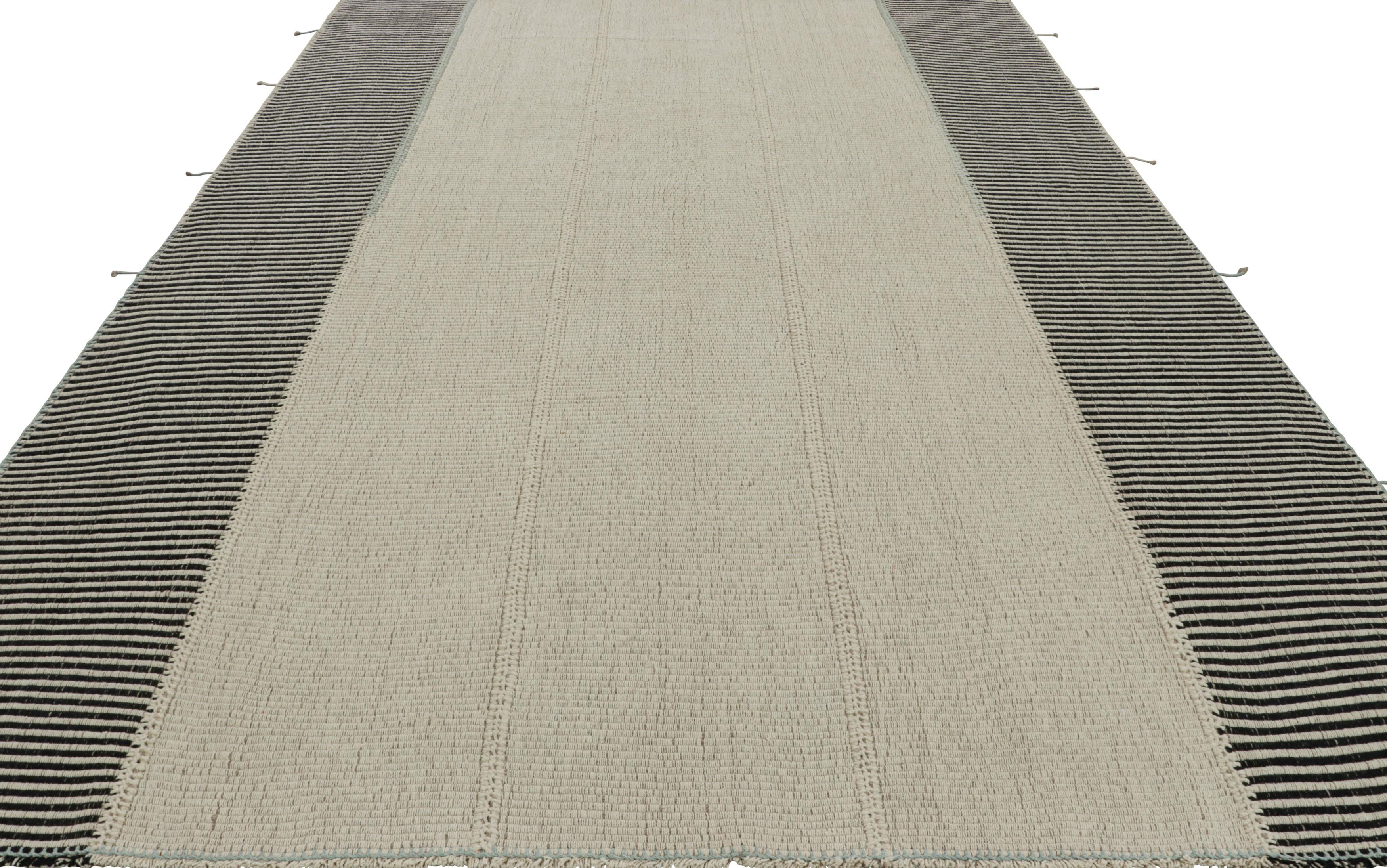 Rug & Kilim's Contemporary Kilim mit strukturierten cremefarbenen und schwarzen Streifen (Handgewebt) im Angebot