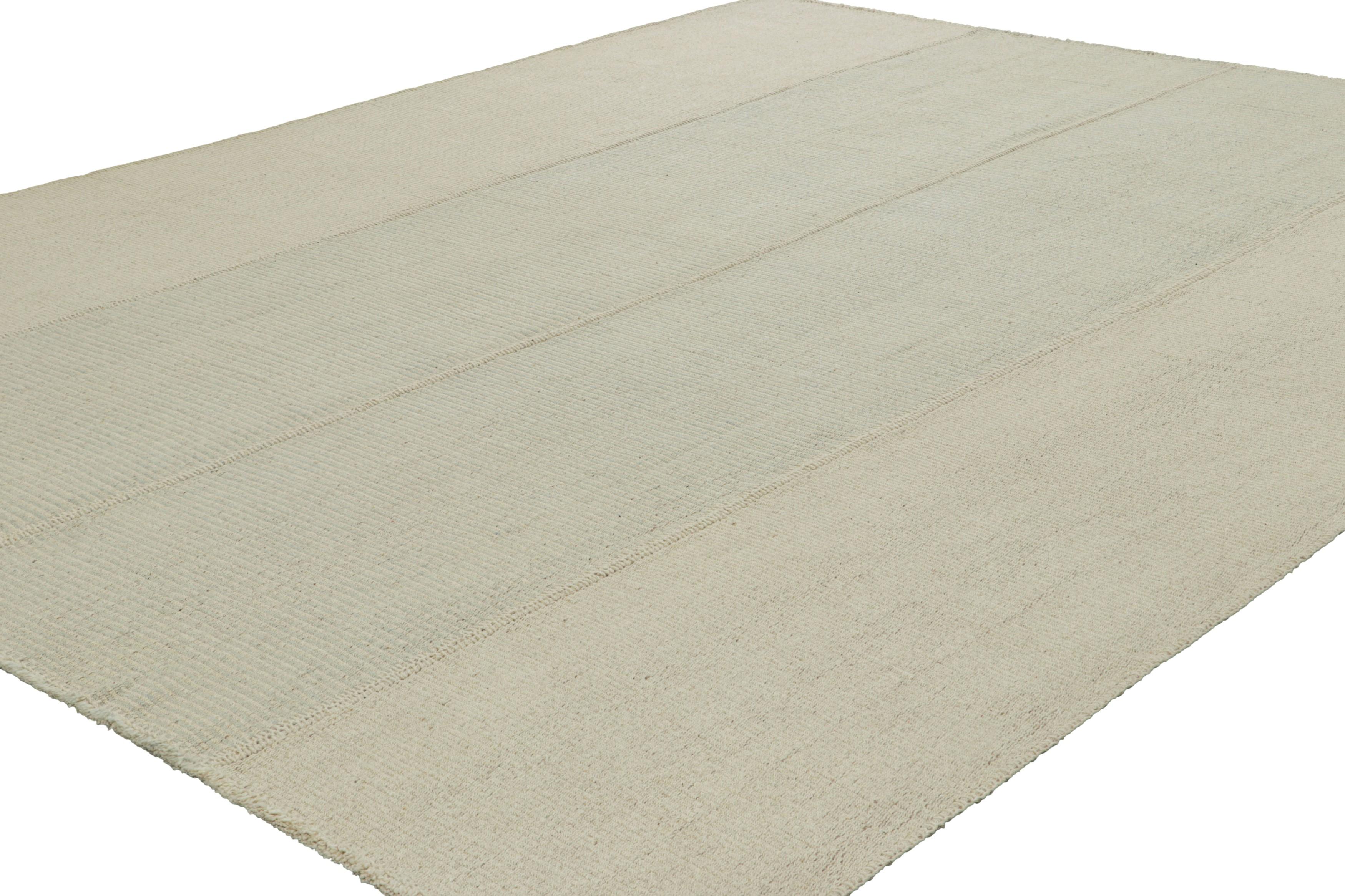 Rug & Kilim's Contemporary Kilim mit strukturierten cremefarbenen, beigen und blauen Streifen (Afghanisch) im Angebot