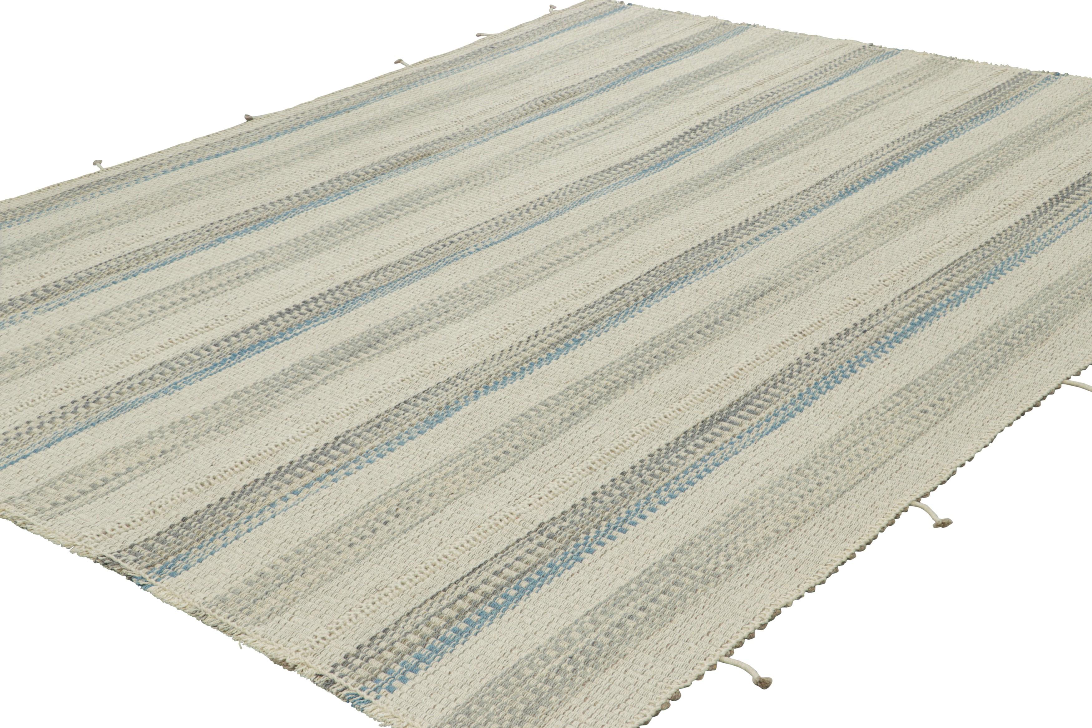 Kilim contemporáneo de Rug & Kilim con rayas texturadas en crema, beige y azul Tejido a mano en venta