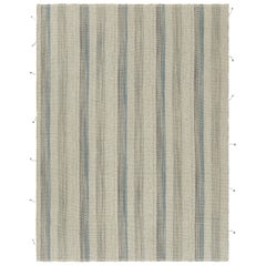 Kilim contemporáneo de Rug & Kilim con rayas texturadas en crema, beige y azul