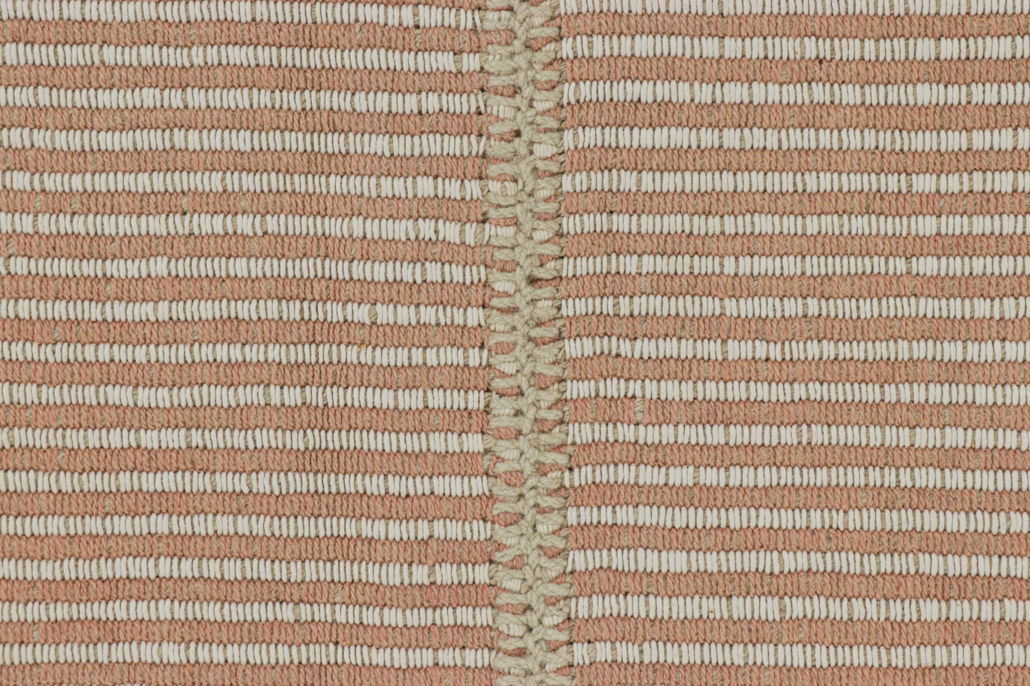 Afghano Rug & Kilim è un kilim contemporaneo a strisce color crema, rosa e beige. in vendita