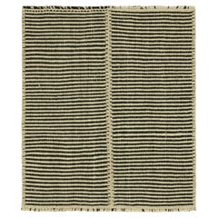 Rug & Kilim's Contemporary Kilim with Textural Cream White and Black Stripes (Kilim contemporain avec des rayures crème, blanches et noires)