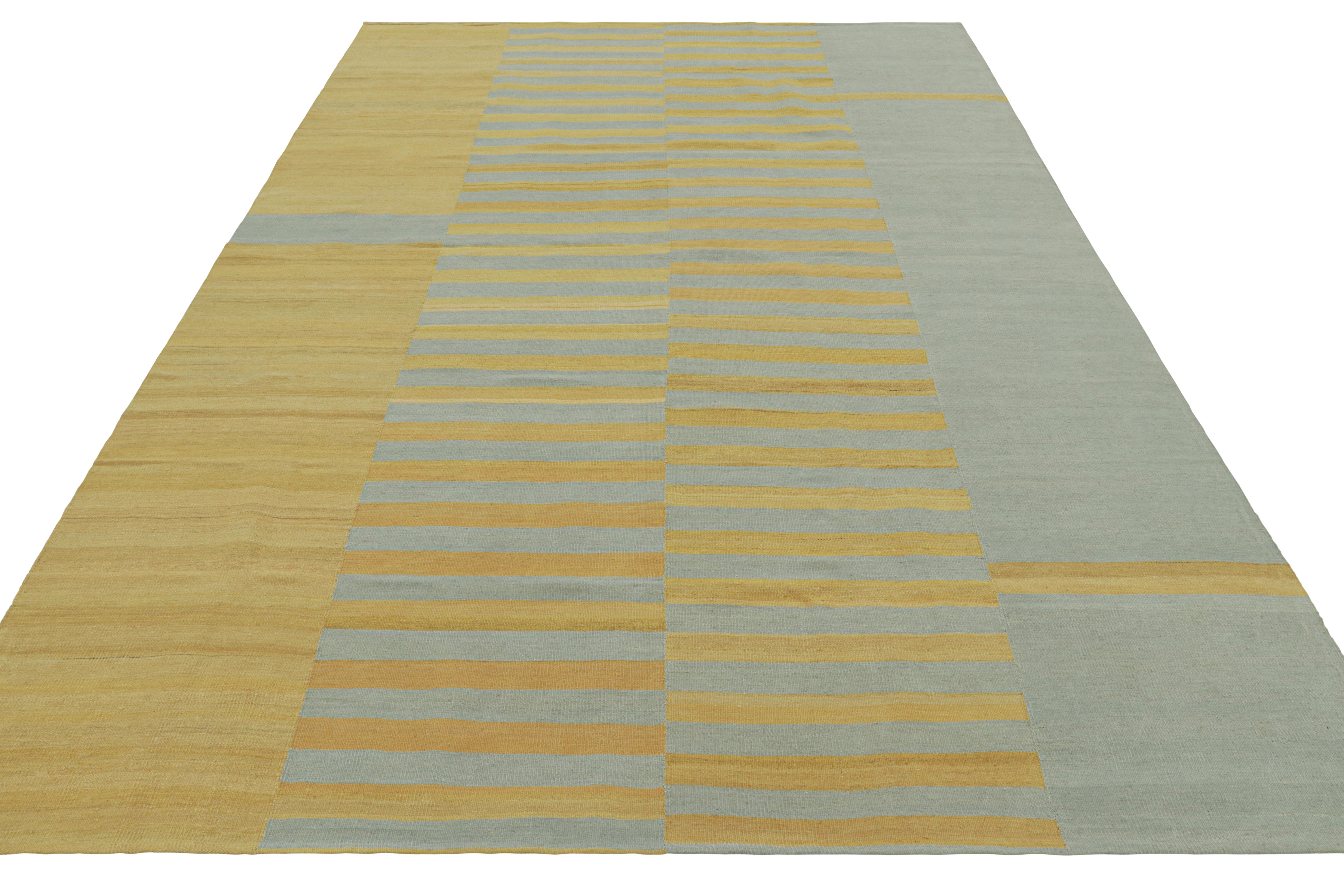 Rug & Kilim's Contemporary Kilim with Textural Gold, Cream and Blue Stripes (Kilim contemporain avec des rayures texturées or, crème et bleu) Neuf - En vente à Long Island City, NY
