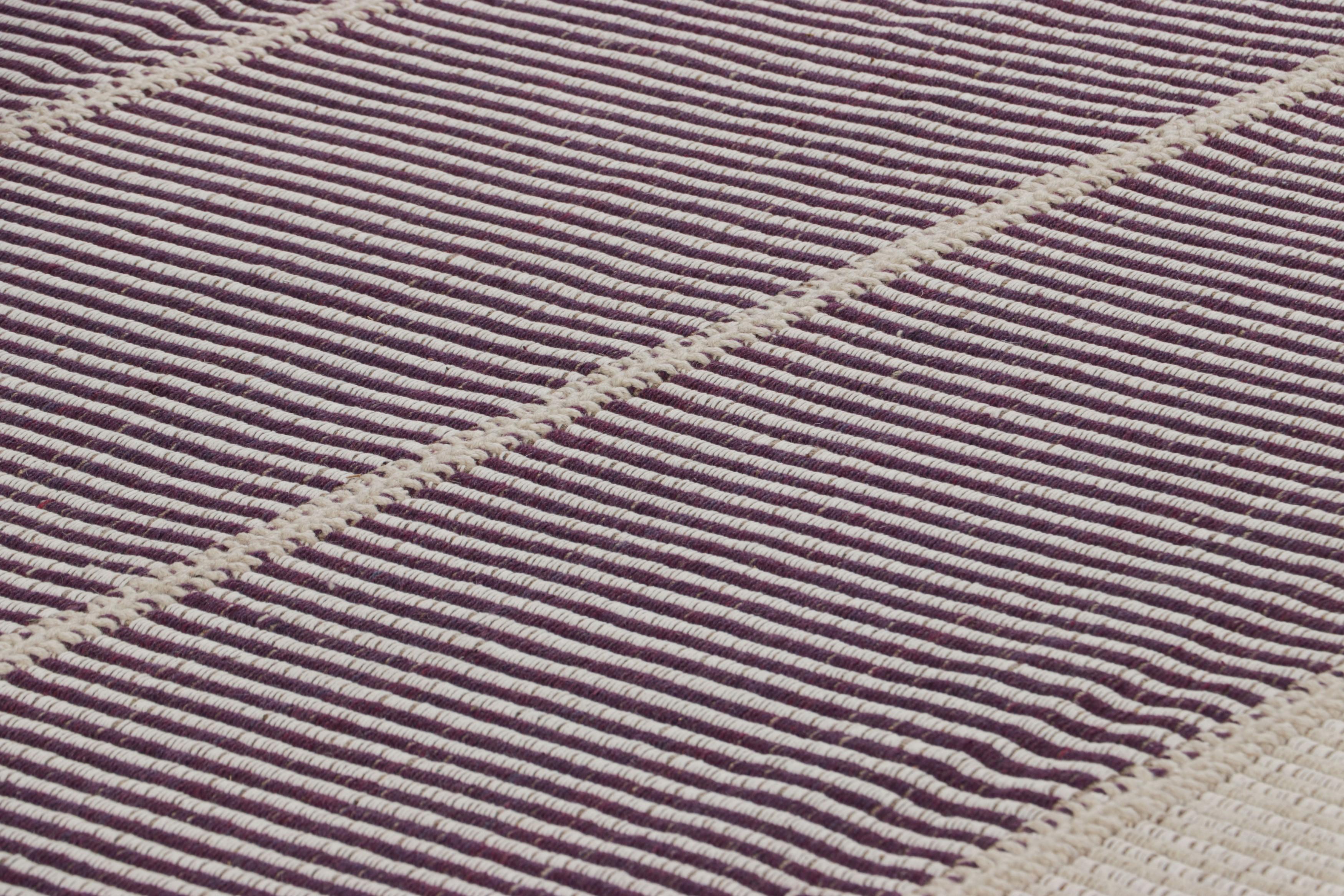 Dieser 9x12 große zeitgenössische Kelim aus handgewebter Wolle stammt aus einer aufregenden neuen Flachgewebe-Kollektion von Rug & Kilim, die nach Maß gefertigt werden kann.

Über das Design:

