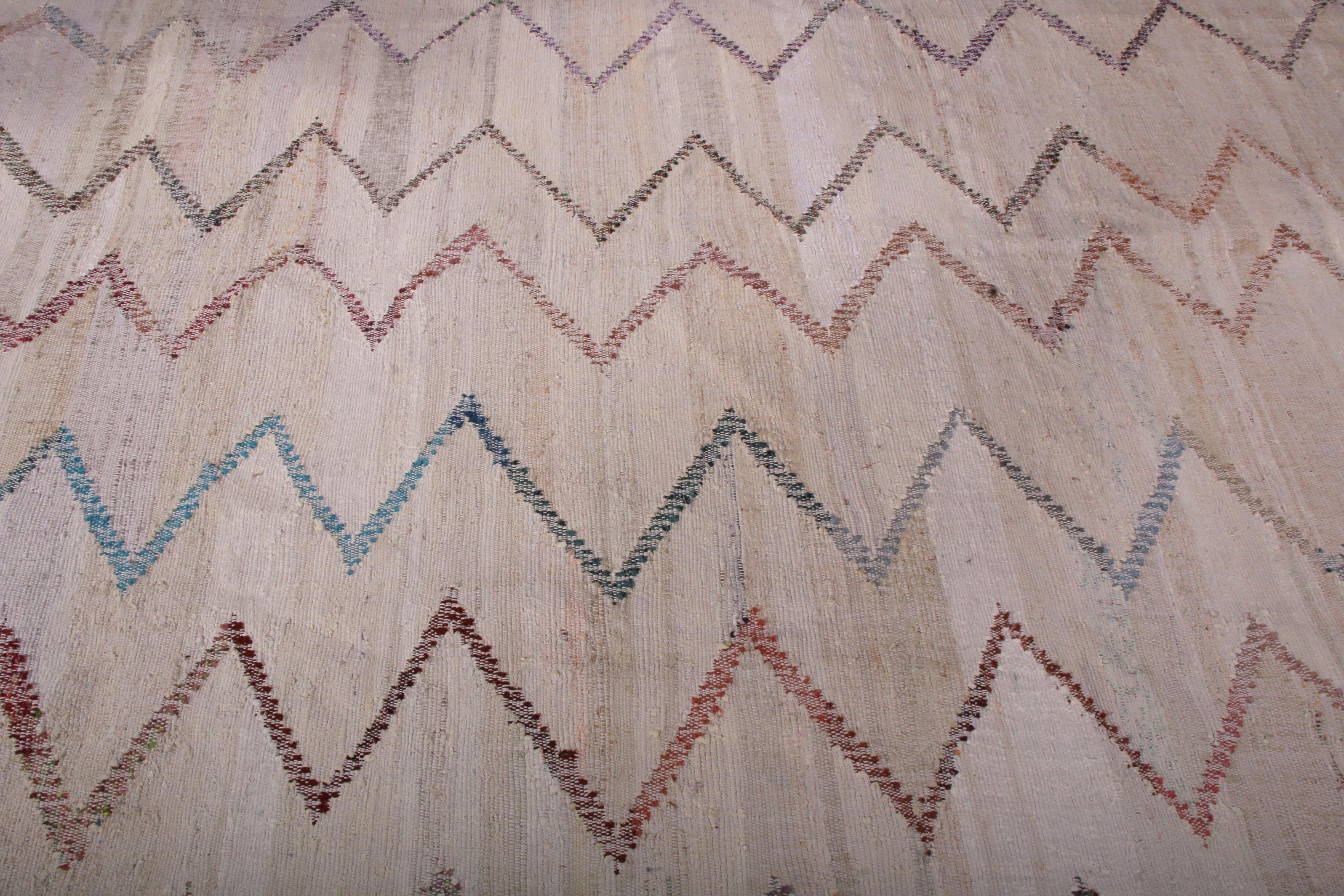 Rug & Kilim's Contemporary Kilim Wool Beige Brown Chevron Pattern In New Condition For Sale In Long Island City, NY