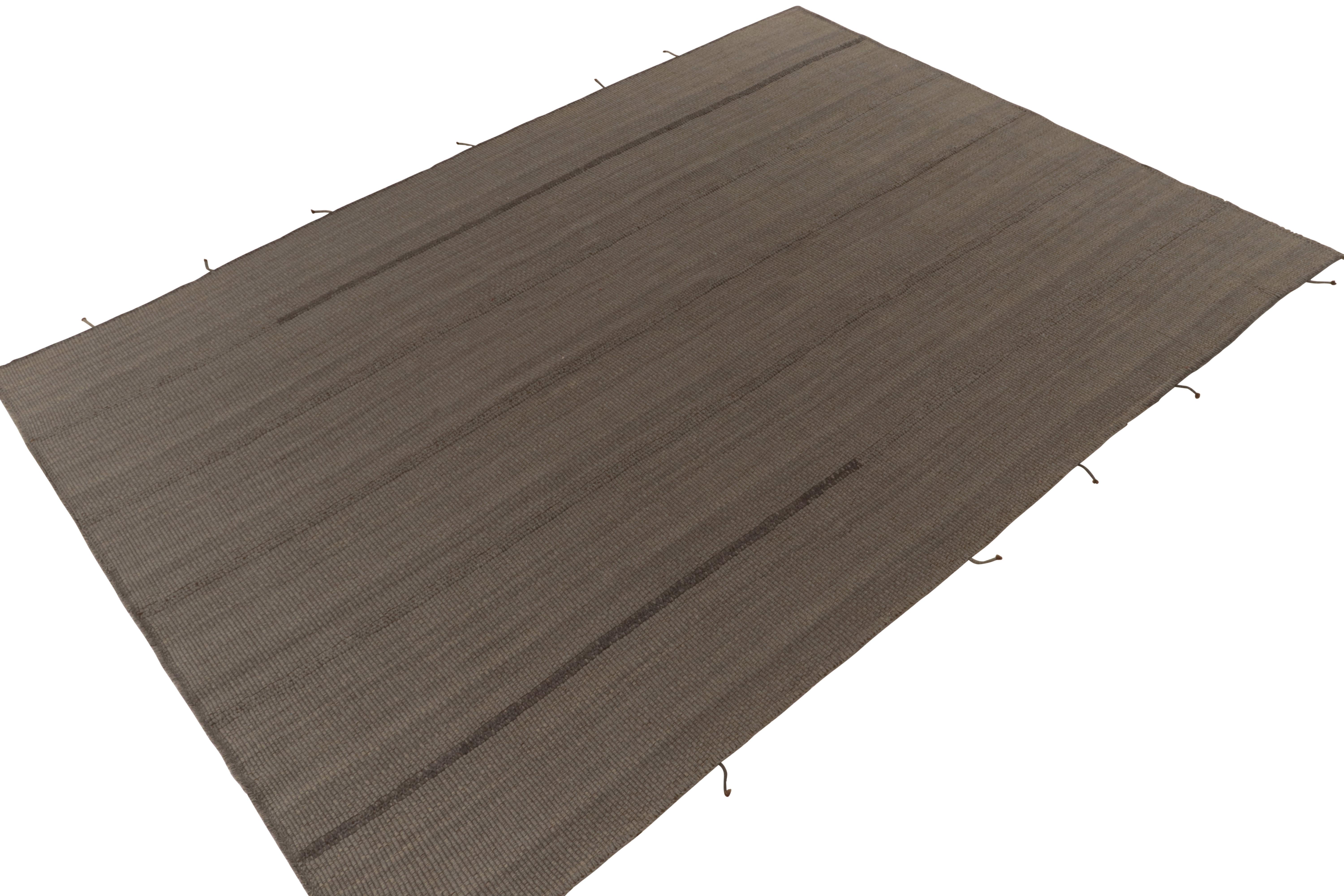 Tissé à la main en laine, ce kilim 9x13 est issu d'une nouvelle ligne inventive de tissages plats contemporains de Rug & Kilim.

Sur le Design/One : Appelée affectueusement la ligne 