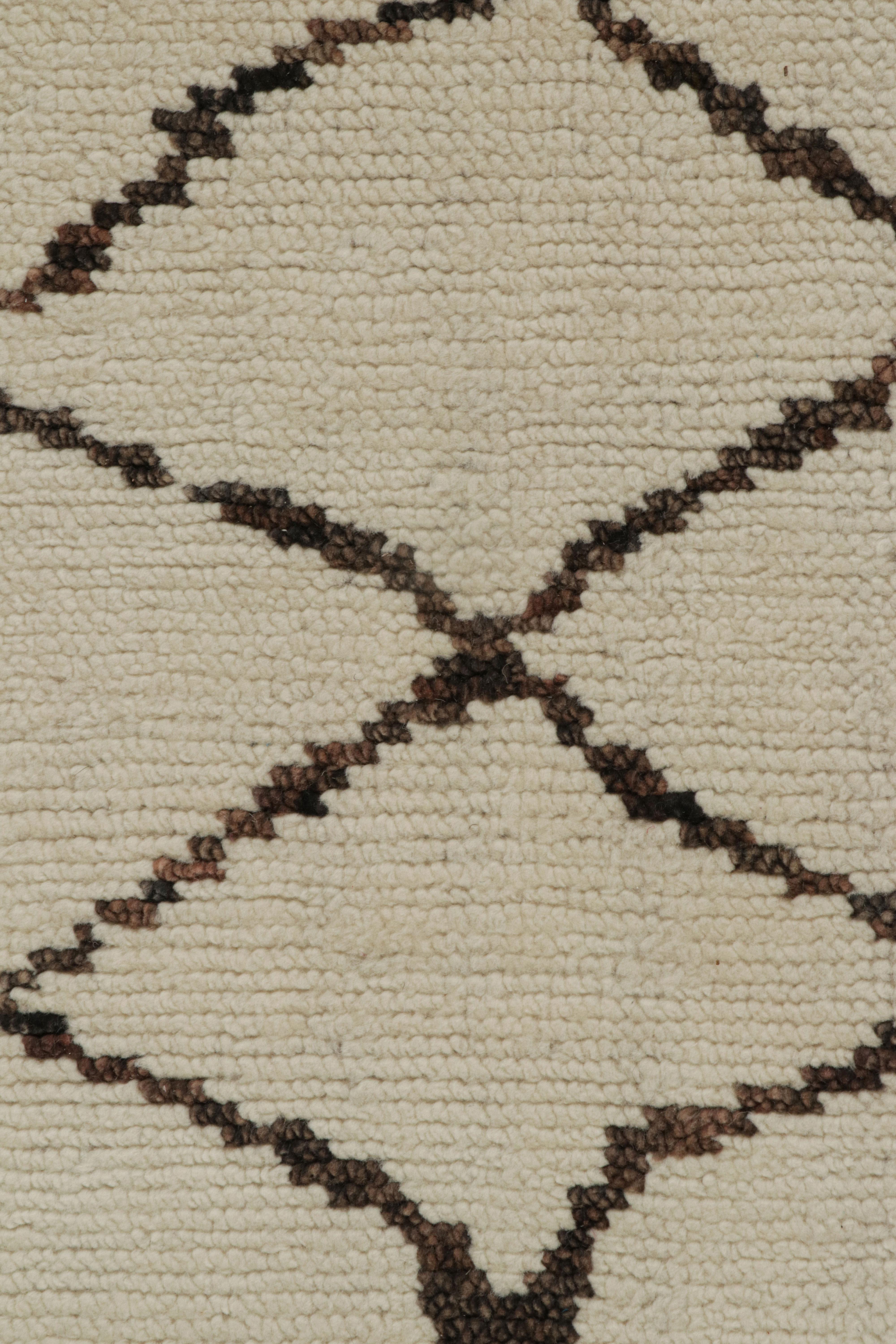 Rug & Kilim’s Contemporary Moroccan Style Geometric Rug in Beige-Brown In New Condition For Sale In Long Island City, NY