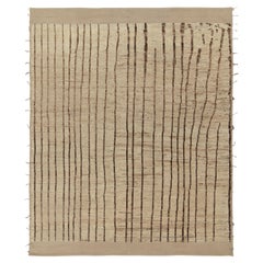 Rug & Kilim's Contemporary Marokkanischer Teppich in Beige, Braun gestreift