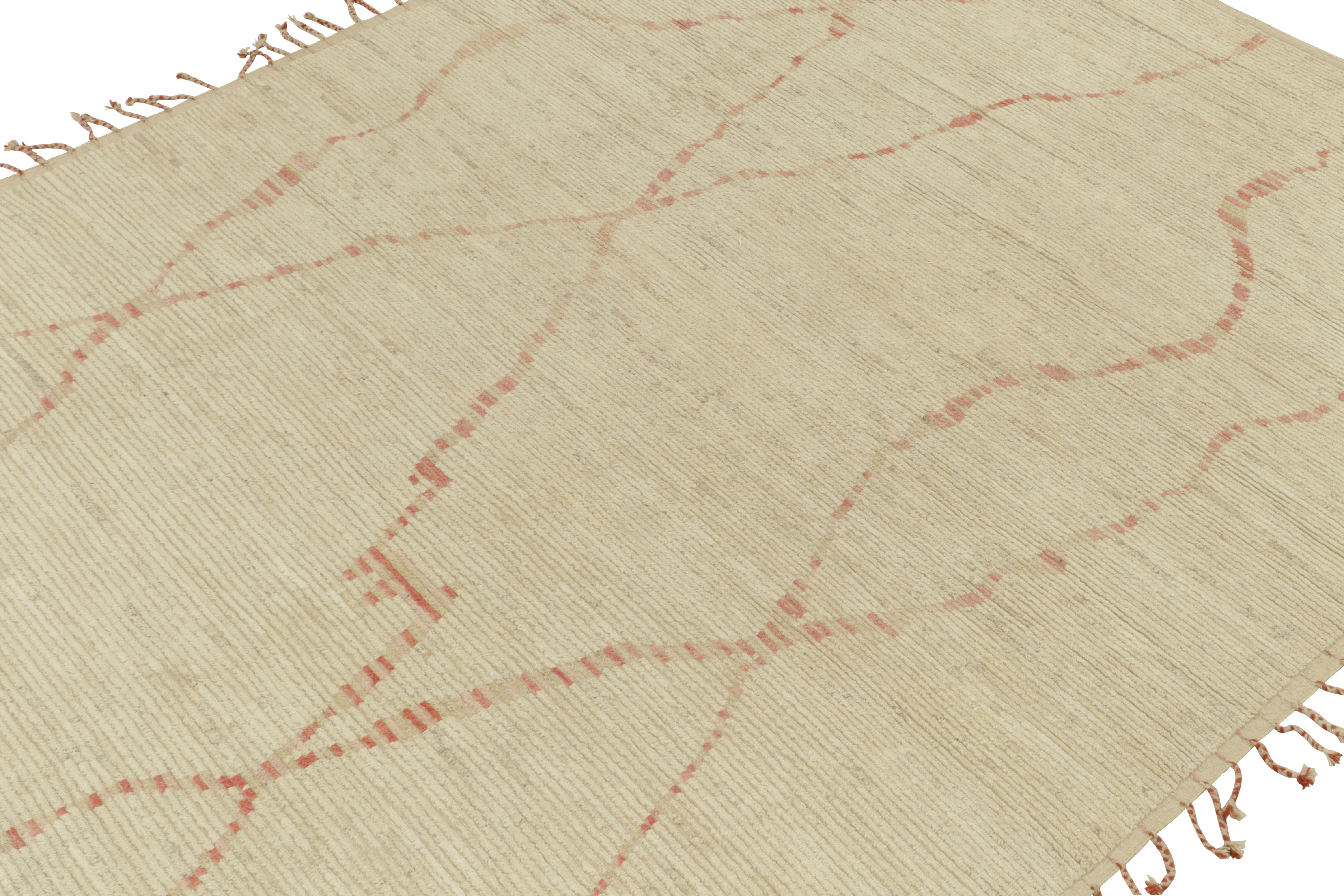 Rug & Kilim's Contemporary Moroccan Style Teppich in Beige-Weiß & Rot (Afghanisch) im Angebot