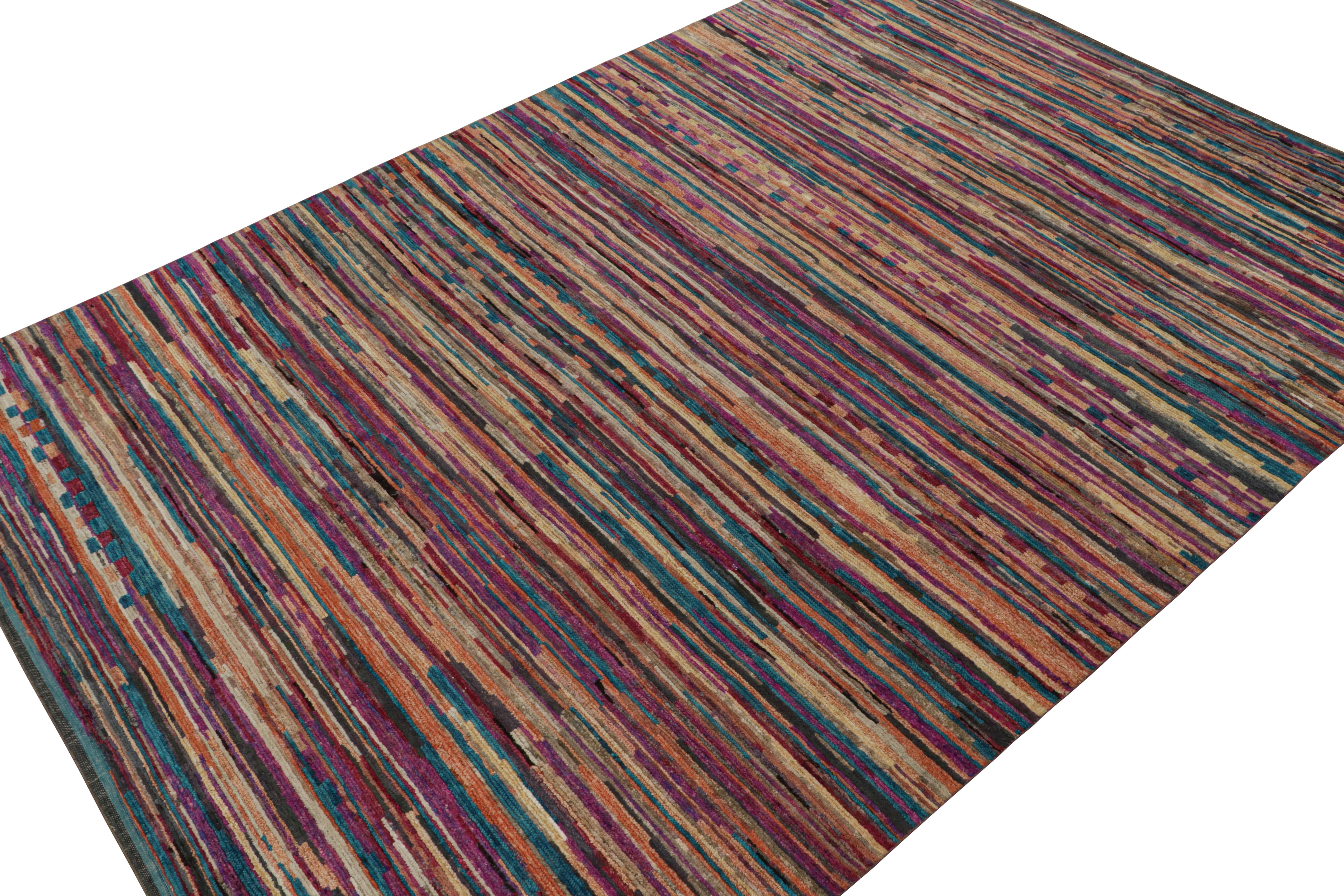 Dieser handgeknüpfte Teppich aus Wolle und Seide im Format 10x14 ist eine neue Ergänzung der Moroccan Collection'S von Rug & Kilim.

Über das Design: 

Aufmerksame Augen werden die schiere Vielfalt der Farben und den fabelhaften Sinn für Bewegung