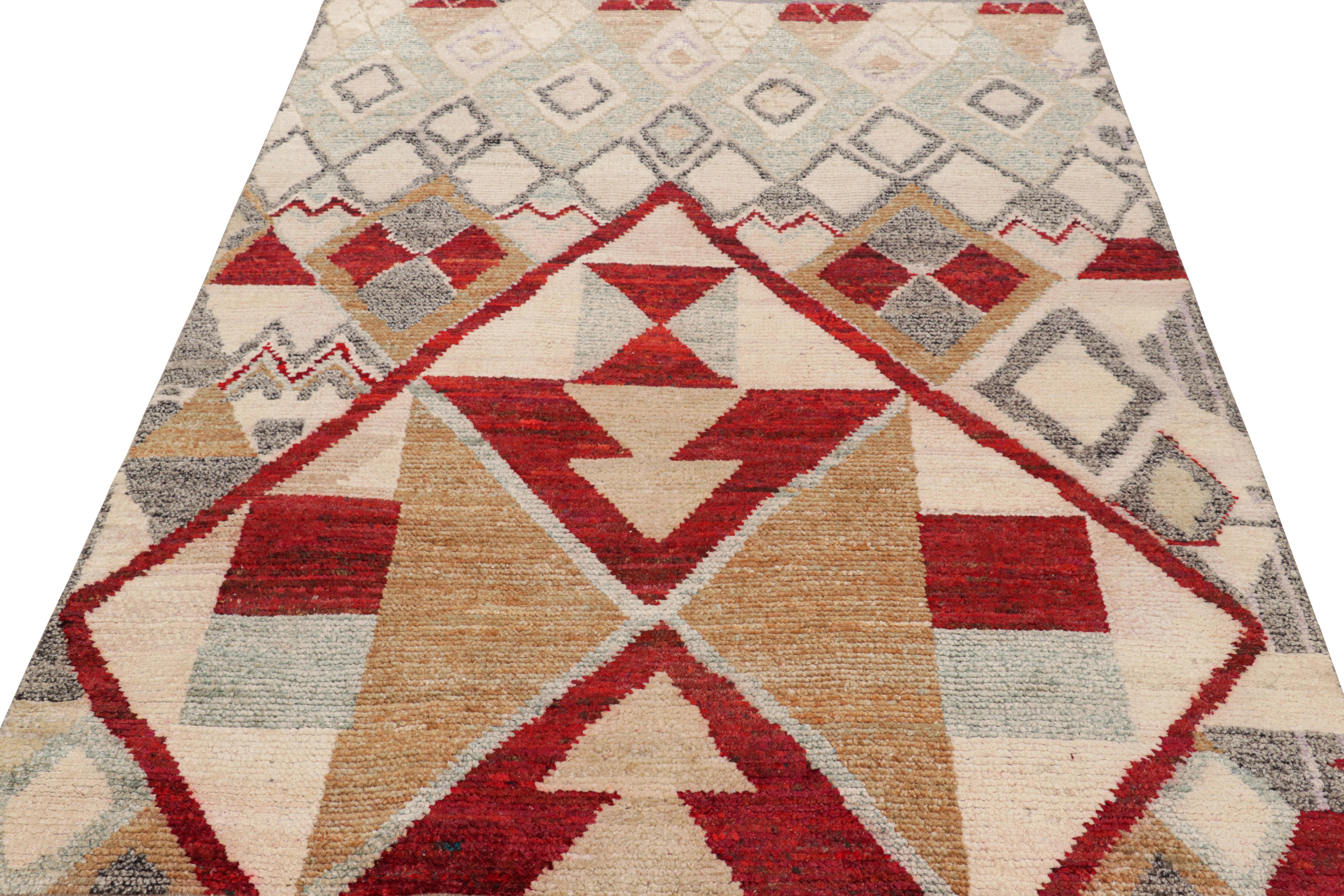 Rug & Kilim's Contemporary Moroccan Style Rug Polychromatic Geometric Patterns im Zustand „Neu“ im Angebot in Long Island City, NY