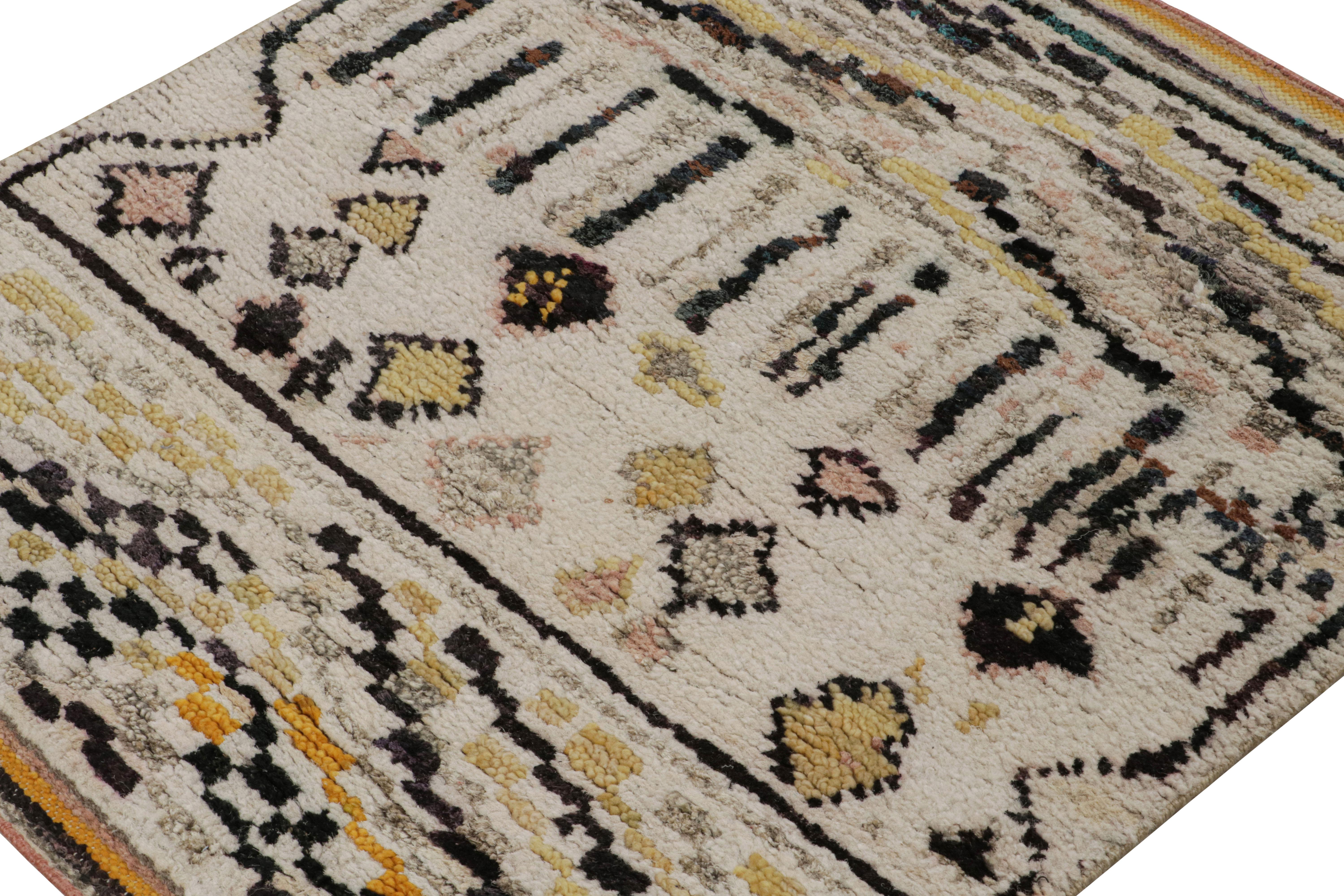 Hand-knotted in wool, silk, this 3x3 contemporary Moroccan style rug with primitivist berber geometric patterns, exemplifies Rug & Kilim’s take on contemporary aesthetics. 

On the Design: 

Connoisseurs may admire the texture in this Moroccan-style
