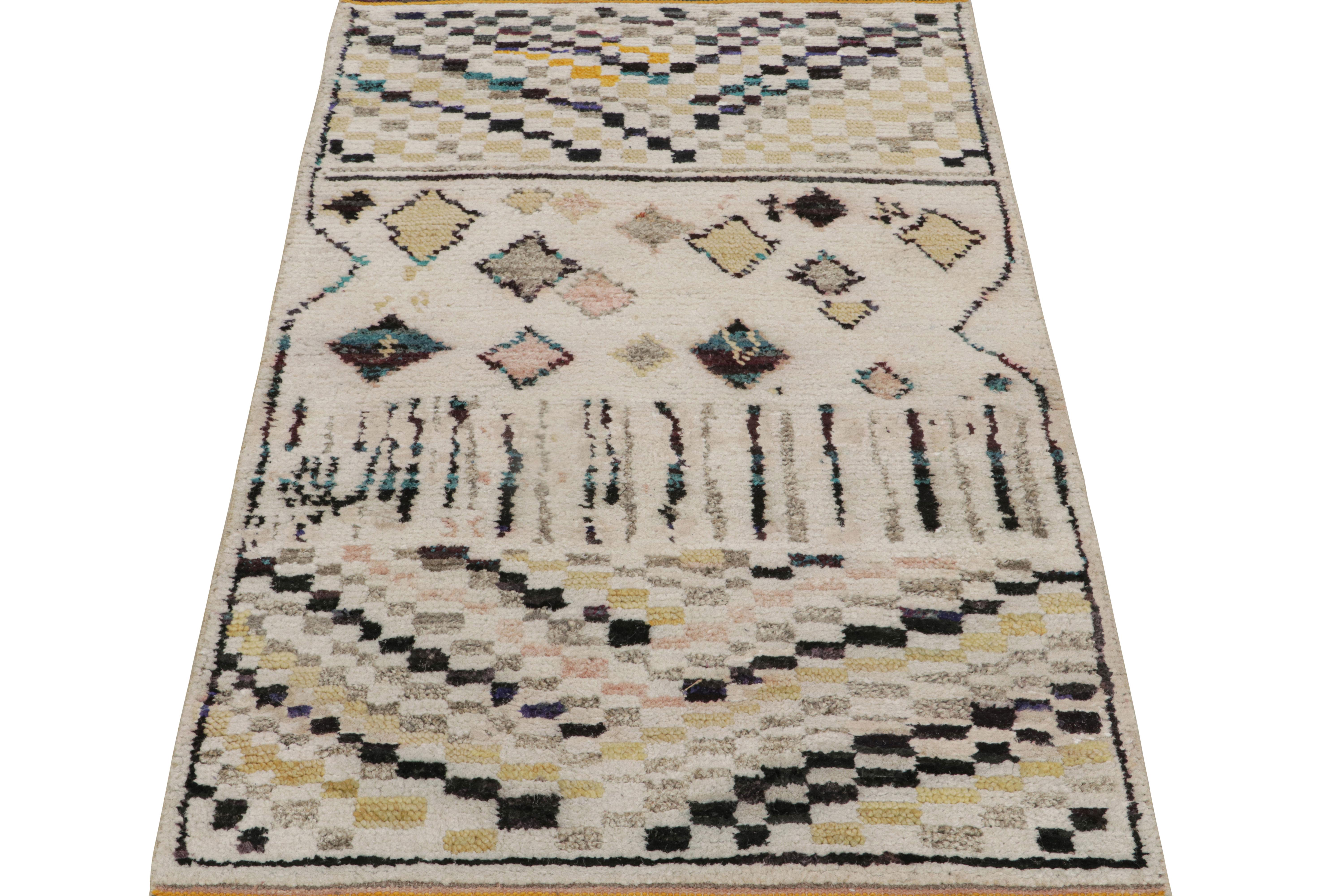 Tribal Rug & Kilim’s Contemporary Moroccan Style Rug with Berber Geometric Patterns For Sale