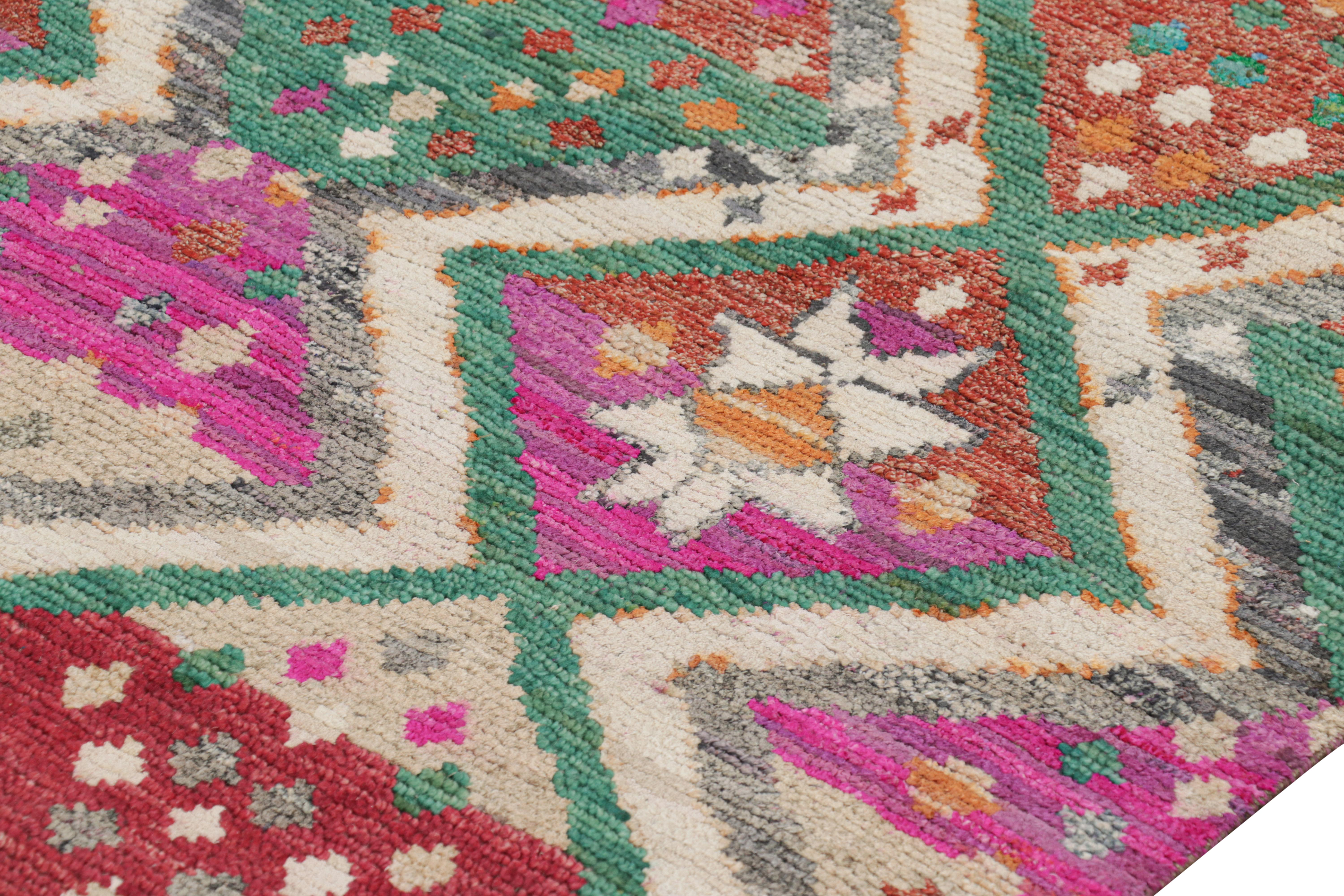 Noué à la main Rug & Kilim's Contemporary Moroccan Style Rug with Polychromatic Diamond Pattern (tapis contemporain de style marocain avec motif polychrome en forme de diamant) en vente