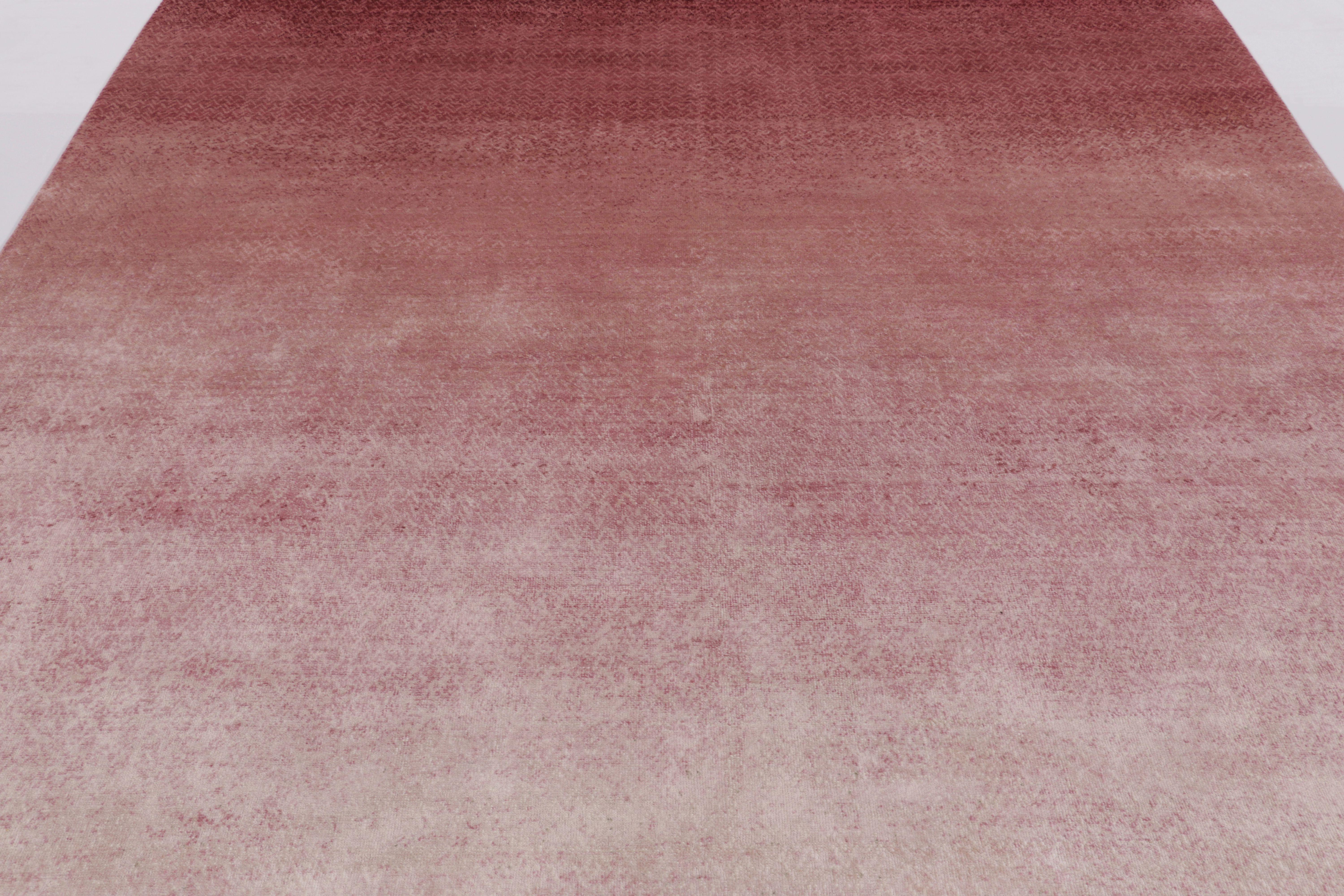 Zeitgenössischer Ombre-Teppich von Rug & Kilim in Rot- und Pink-Tönen im Zustand „Neu“ im Angebot in Long Island City, NY
