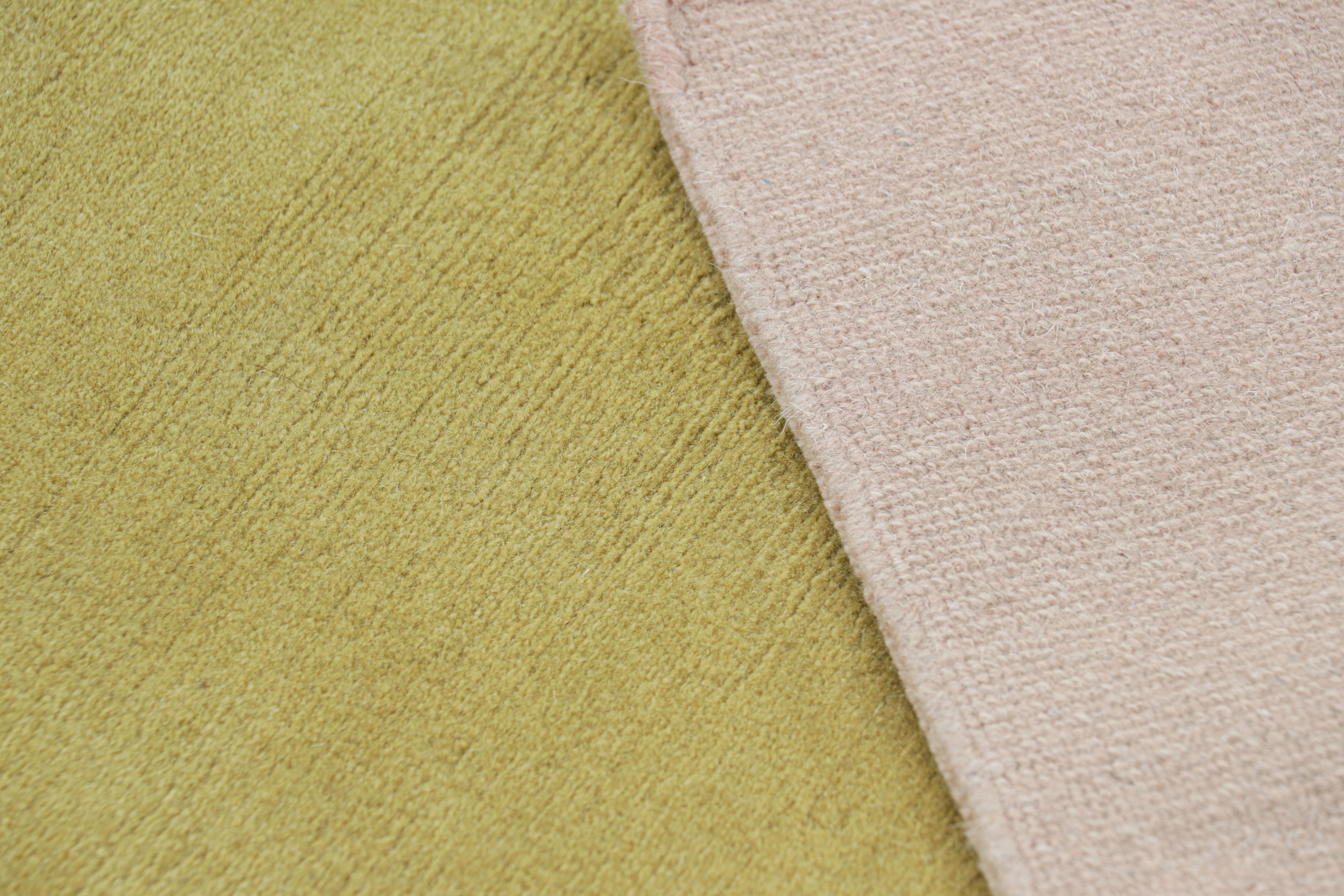 Lana Rug & Kilim: Tappeto Ombre Contemporaneo nei toni del rosa e del chartreuse in vendita