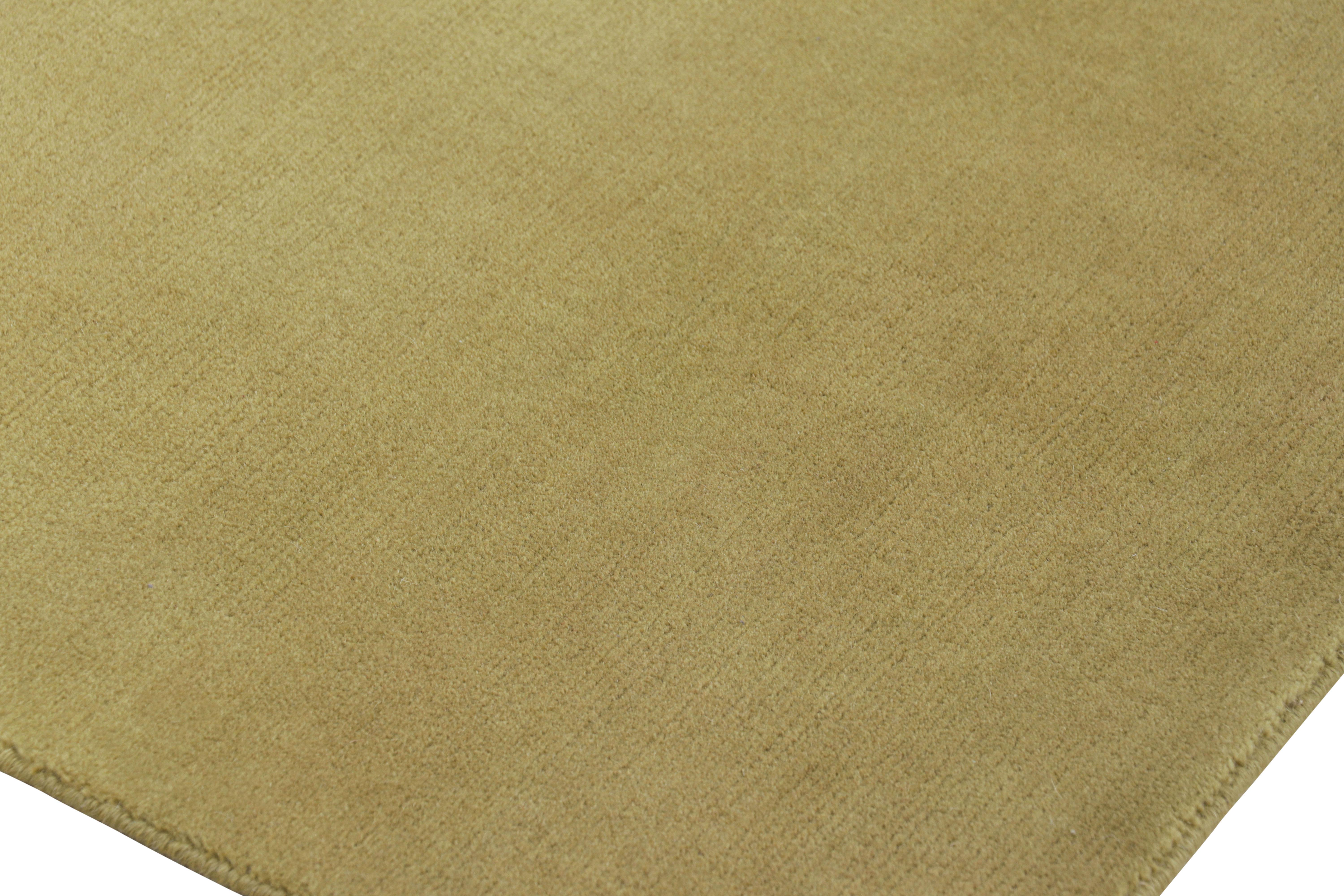Modern Rug & Kilim’s Contemporary Ombre Runner Rug in Chartreuse and Light Pink Hues For Sale