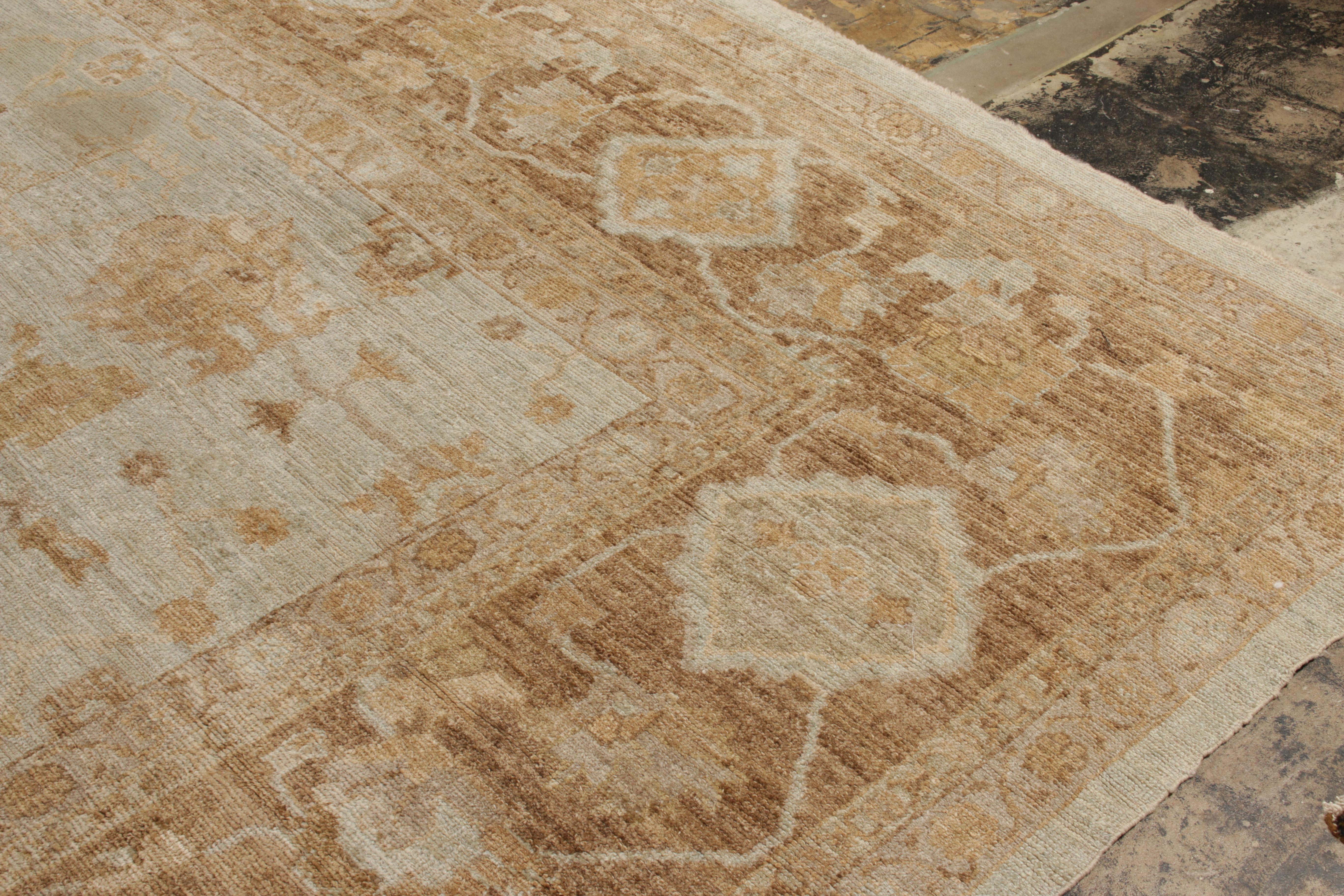 Zeitgenössischer Oushak Teppich & Kelim-Teppich in Allover-Blau, Beige mit Blumenmuster im Zustand „Neu“ im Angebot in Long Island City, NY