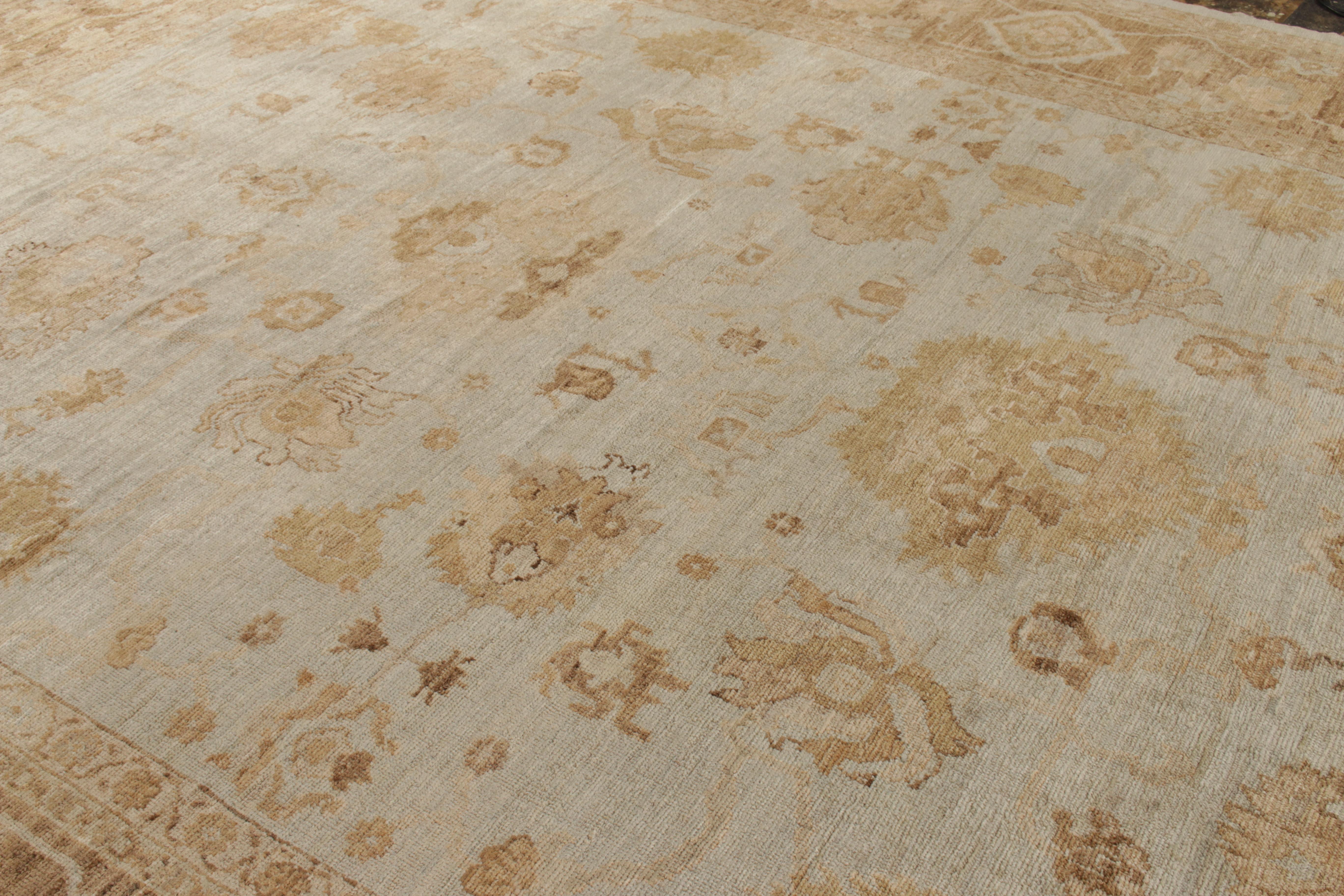 Zeitgenössischer Oushak Teppich & Kelim-Teppich in Allover-Blau, Beige mit Blumenmuster (21. Jahrhundert und zeitgenössisch) im Angebot