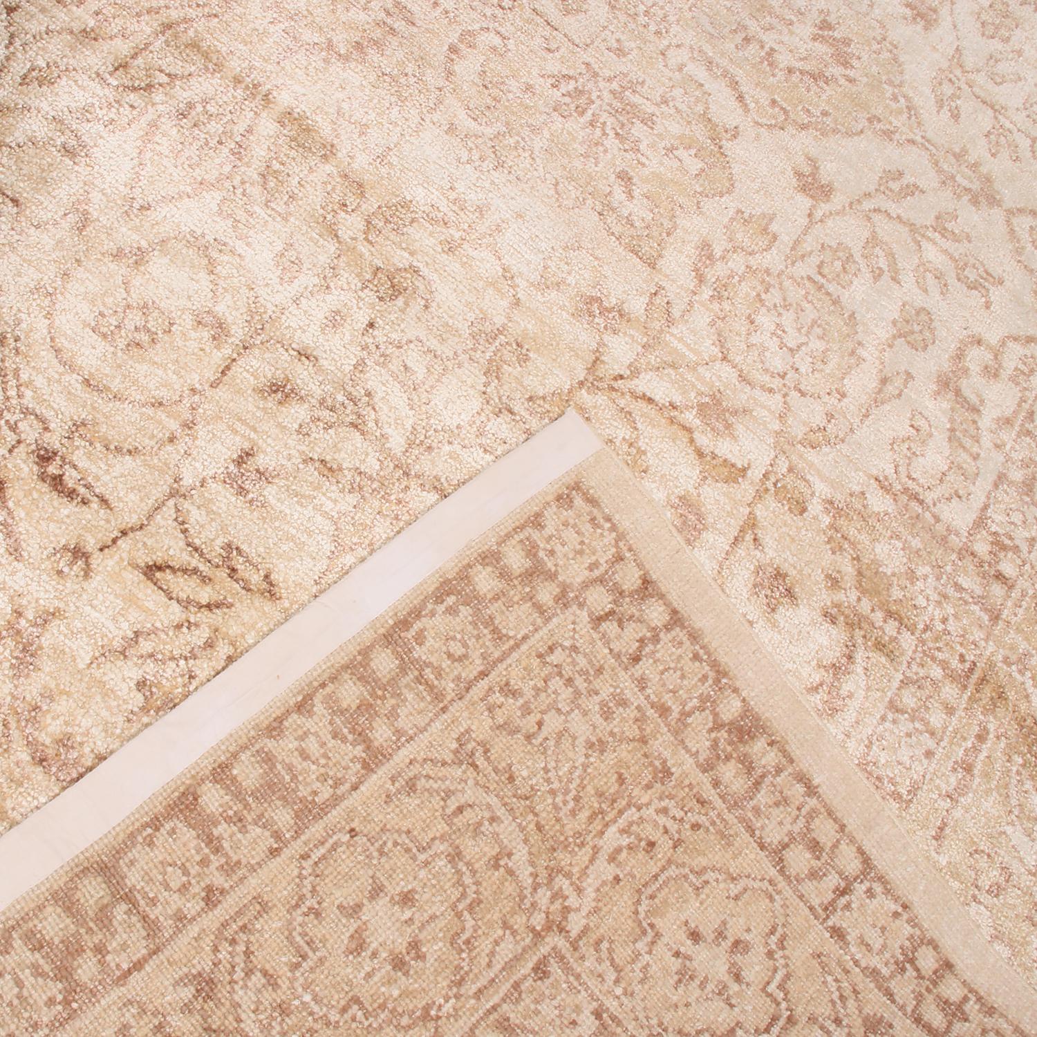 XXI secolo e contemporaneo Rug & Kilim: Tappeto contemporaneo in lana e seta beige e marrone in stile Oushak in vendita
