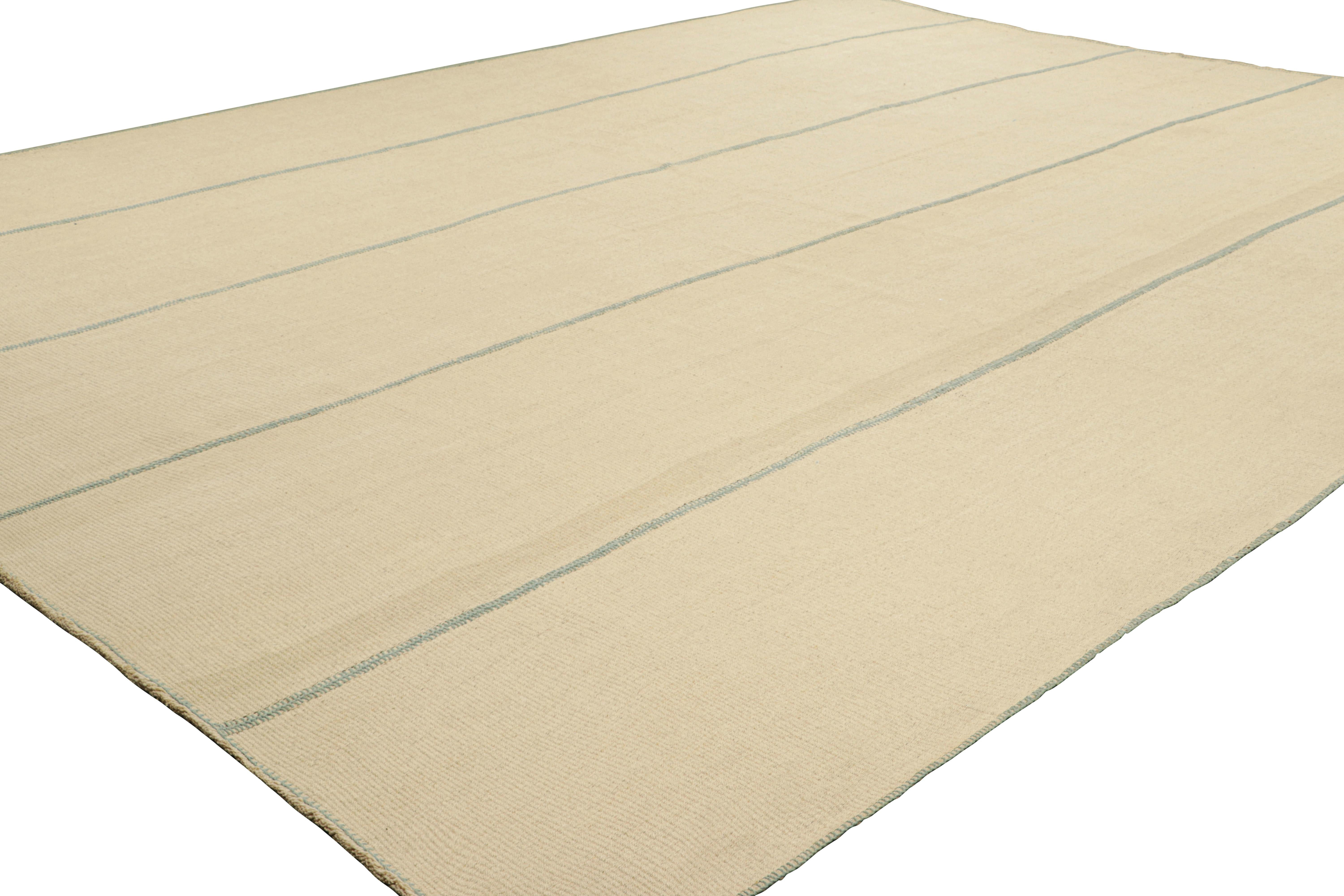 Afghan Rug & Kilim's Contemporary Oversized Kilim in Blue and Beige Textural Stripes (Kilim contemporain surdimensionné à rayures texturées bleu et beige) en vente