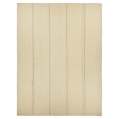 Rug & Kilim's Contemporary Oversized Kilim in Blue and Beige Textural Stripes (Kilim contemporain surdimensionné à rayures texturées bleu et beige)