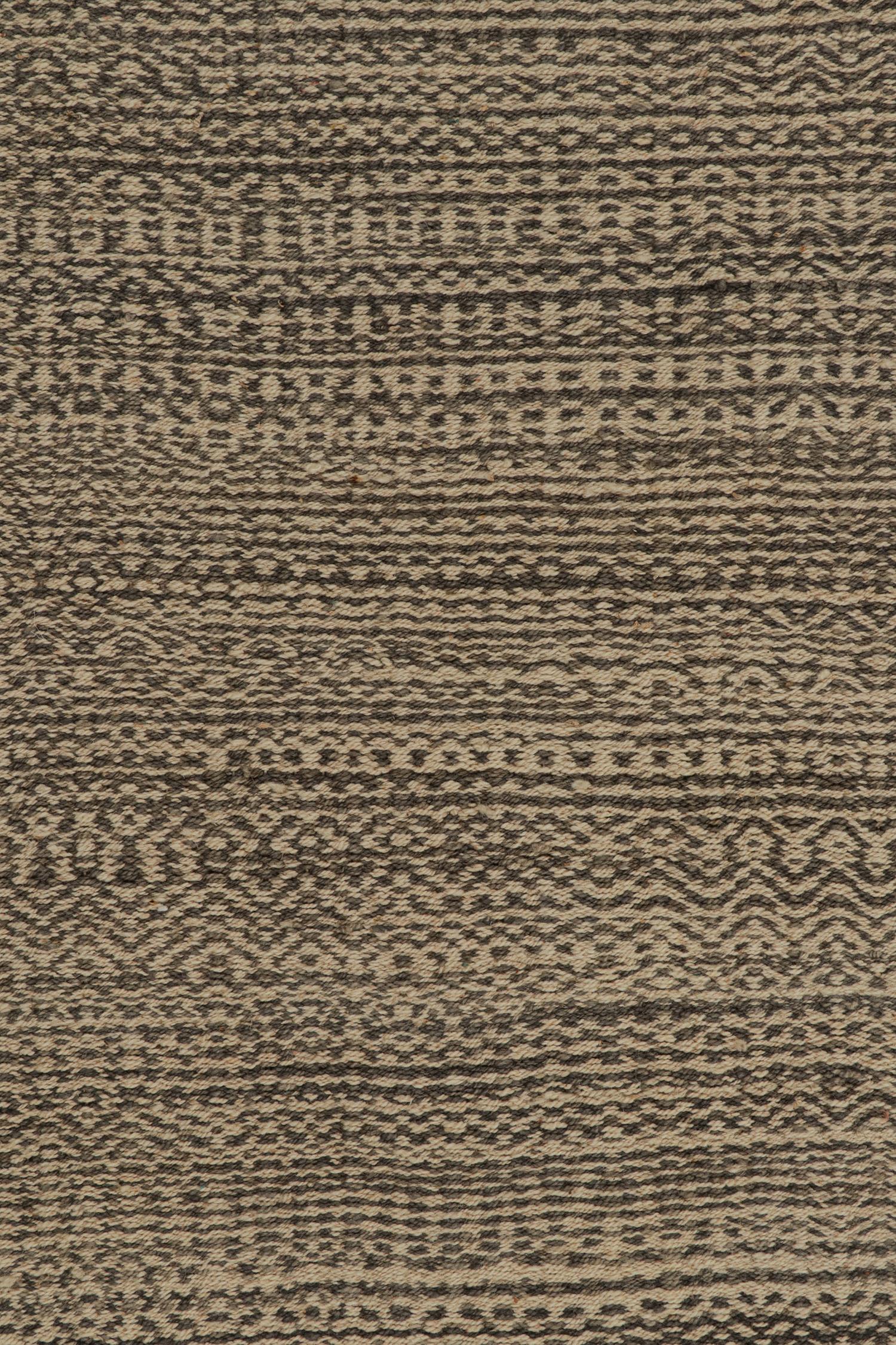 Rug & Kilim’s Contemporary Persian Kilim in Beige-Brown Stripes In New Condition For Sale In Long Island City, NY