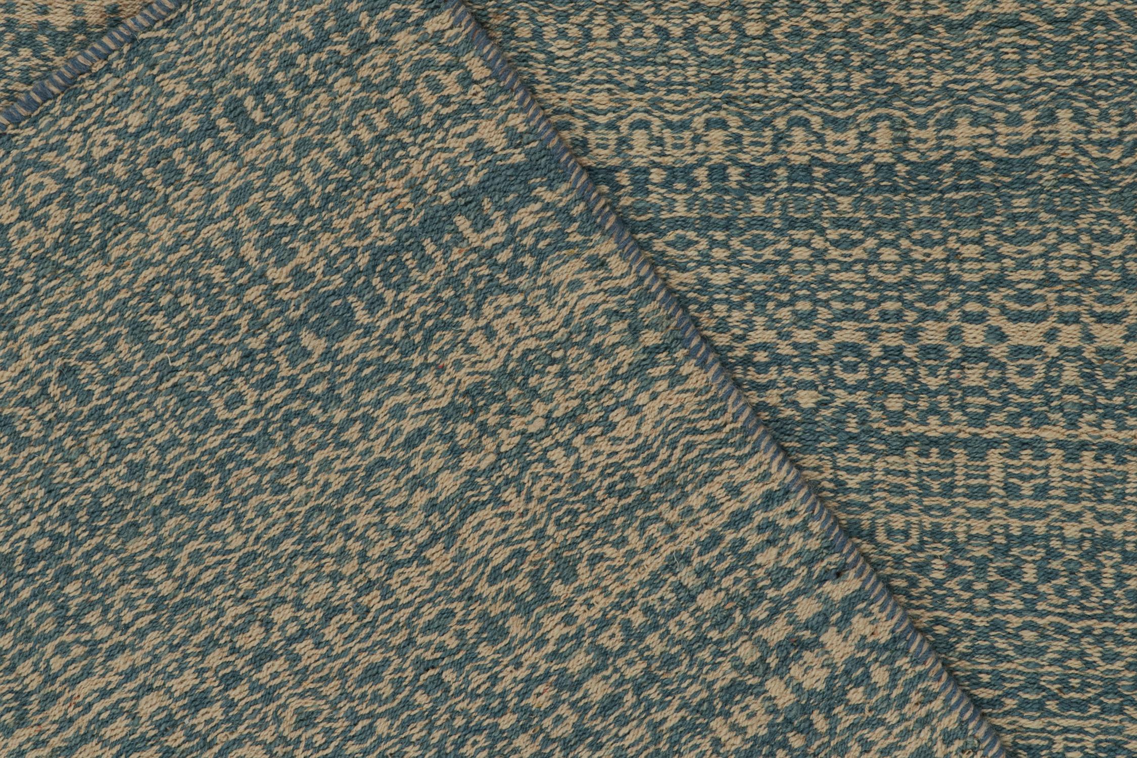 XXI secolo e contemporaneo Rug & Kilim: Kilim persiano contemporaneo a strisce blu e beige in vendita
