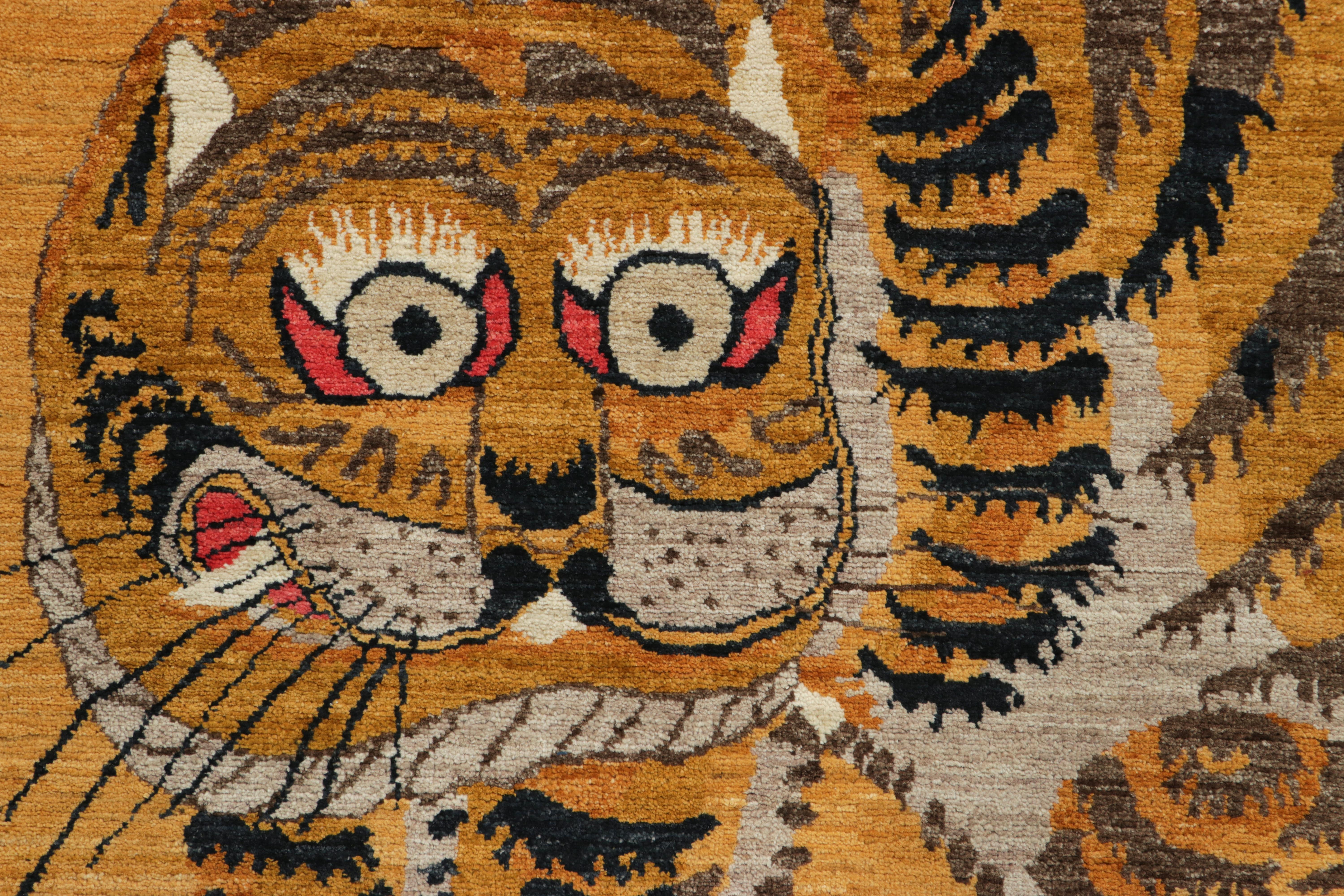 Afghan Tapis pictural contemporain de Rug & Kilim, motif de tigre en or et noir en vente