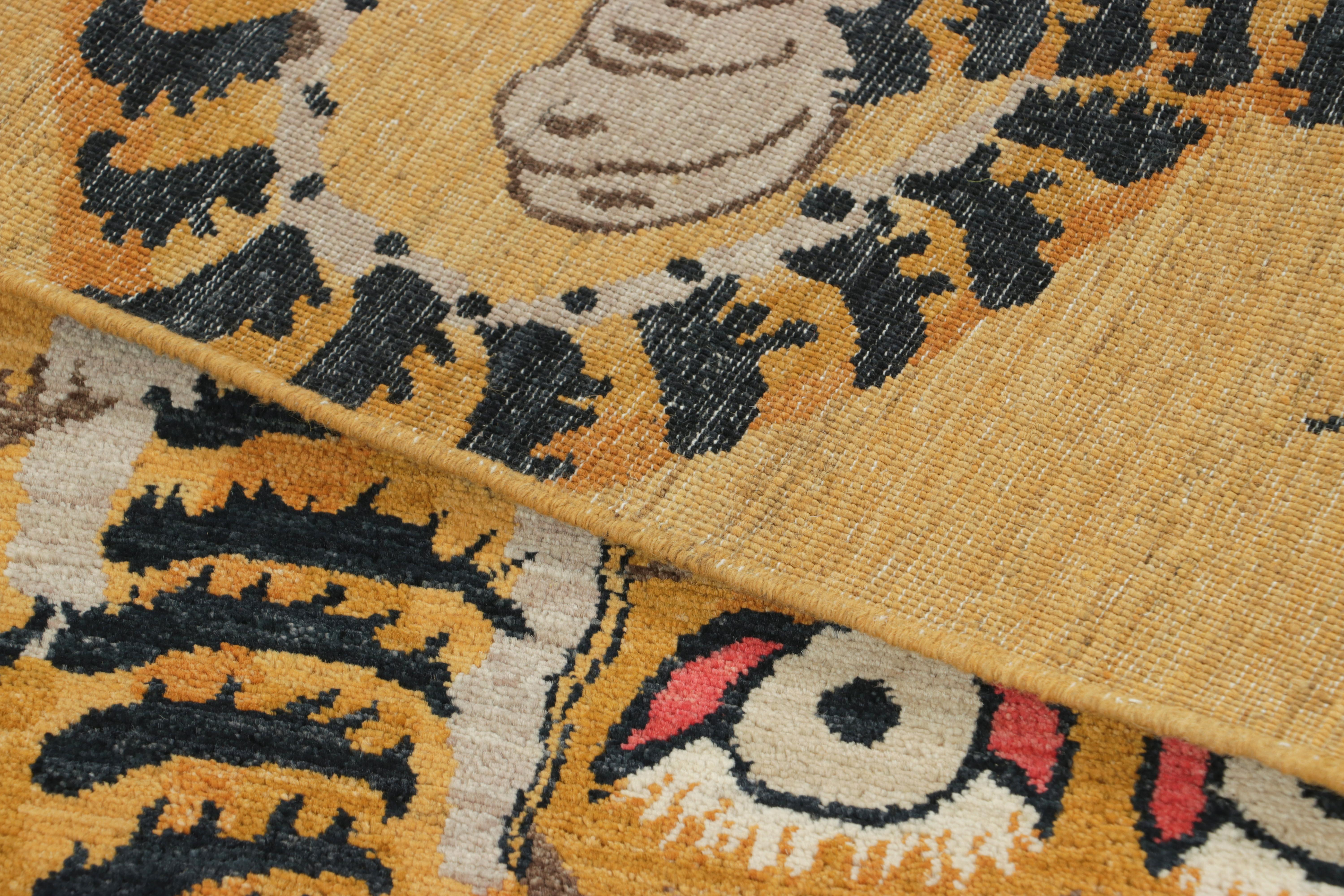 Tapis pictural contemporain de Rug & Kilim, motif de tigre en or et noir en vente 1