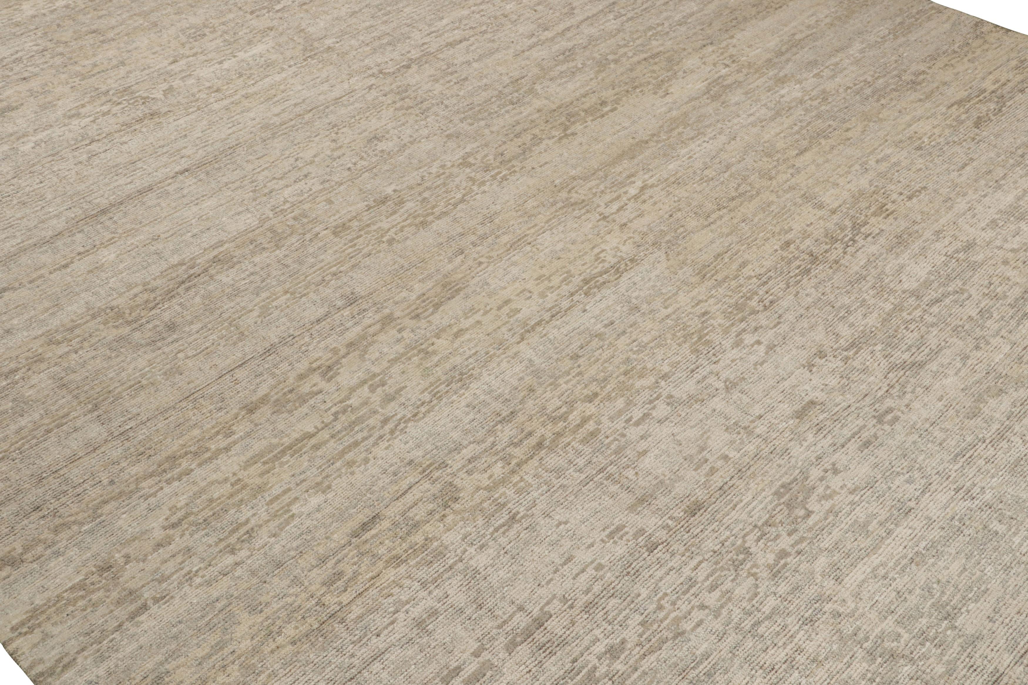 Ce tapis contemporain 15x18 est un nouvel ajout à la Collection Texture of Color de Rug & Kilim. Noué à la main en laine et en soie, son design explore une vision audacieuse des tapis unis avec un design minimaliste dans des tons neutres.

Ce tapis