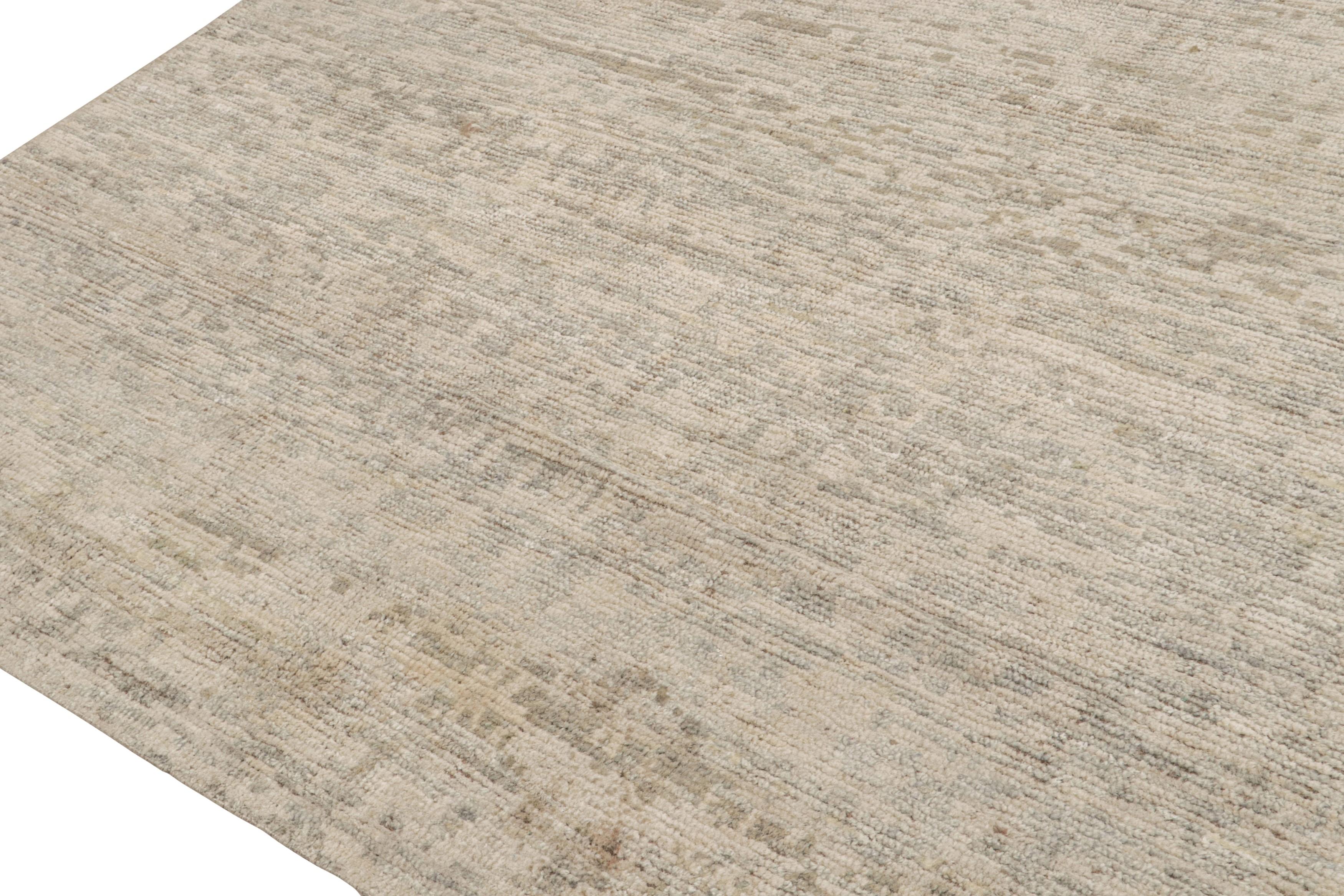 Noué à la main Tapis contemporain de Rug & Kilim à rayures beige et grises ton sur ton en vente