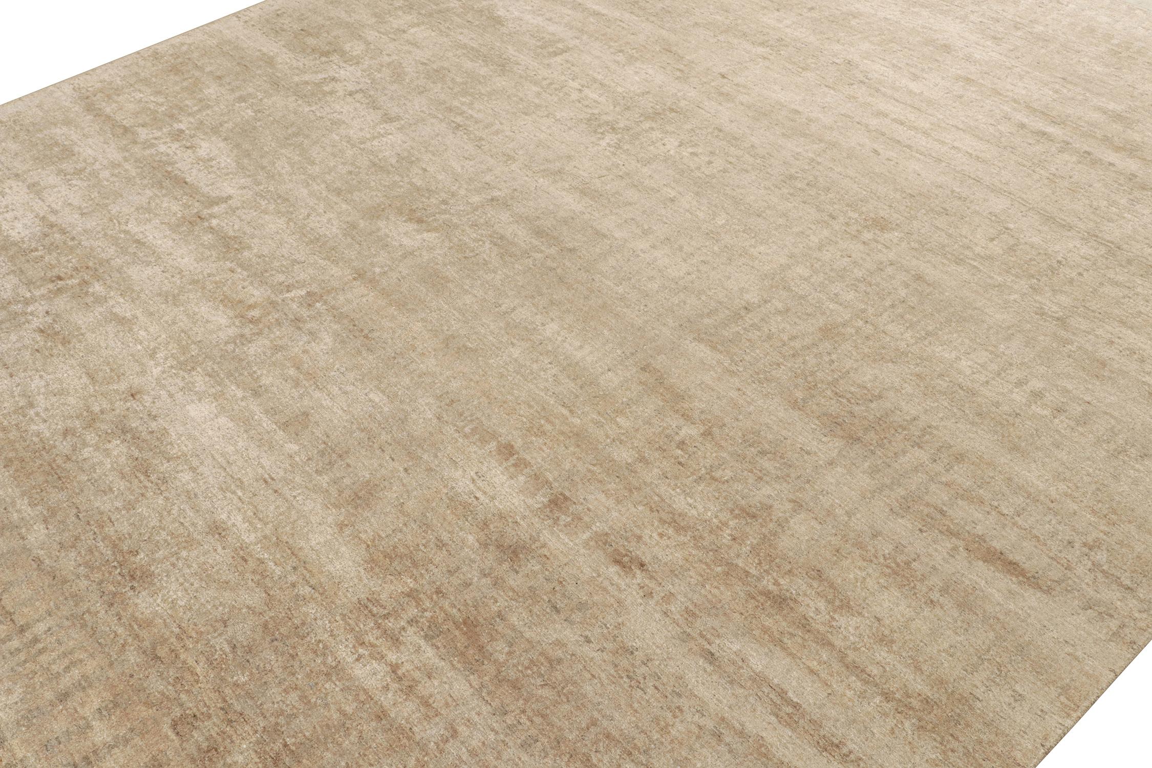 Alfombra contemporánea Rug & Kilim de rayas tono sobre tono beige-marrón Indio en venta