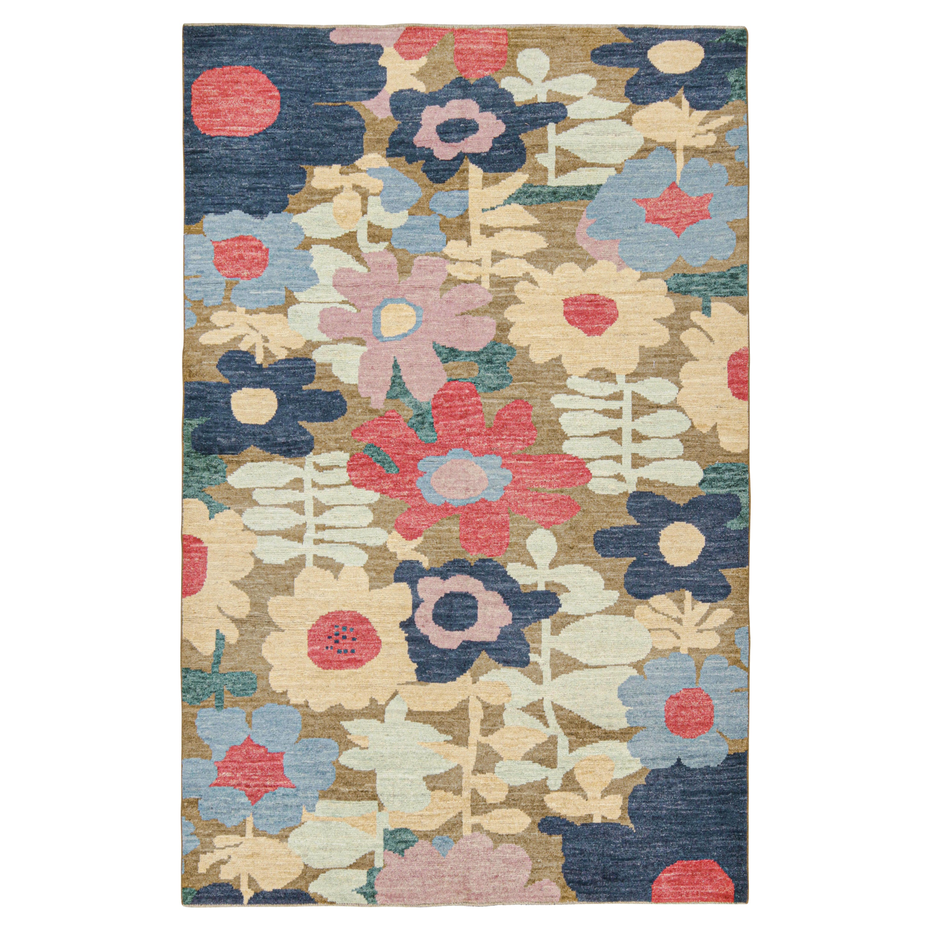 Tapis contemporain beige-brun avec motif floral polychrome de Rug & Kilim en vente