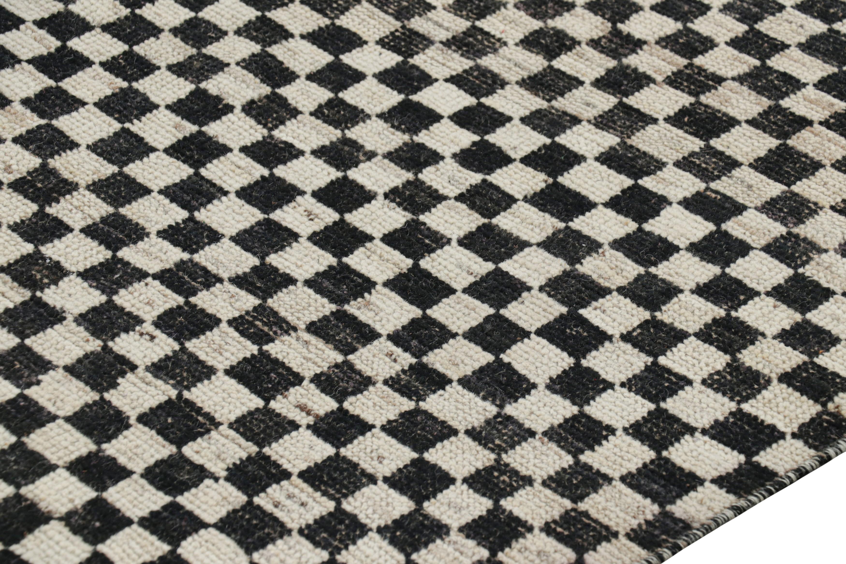 Modern Rug & Kilim’s Contemporary Rug in Black and White Checkerboard Geometric Pattern For Sale