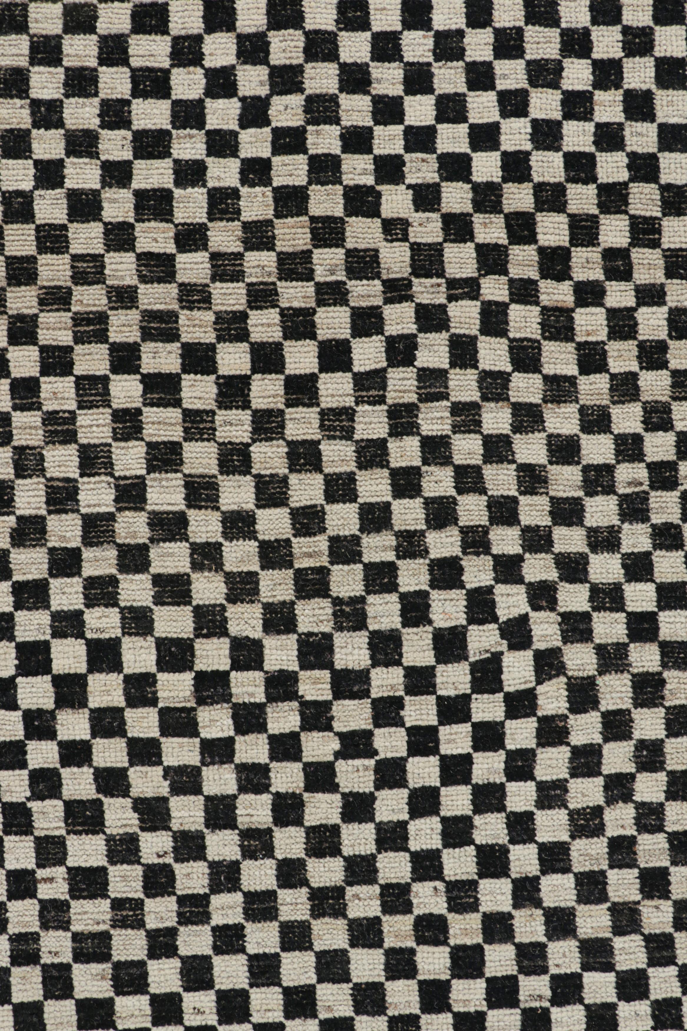 Rug & Kilim’s Contemporary Rug in Black and White Checkerboard Geometric Pattern In New Condition For Sale In Long Island City, NY