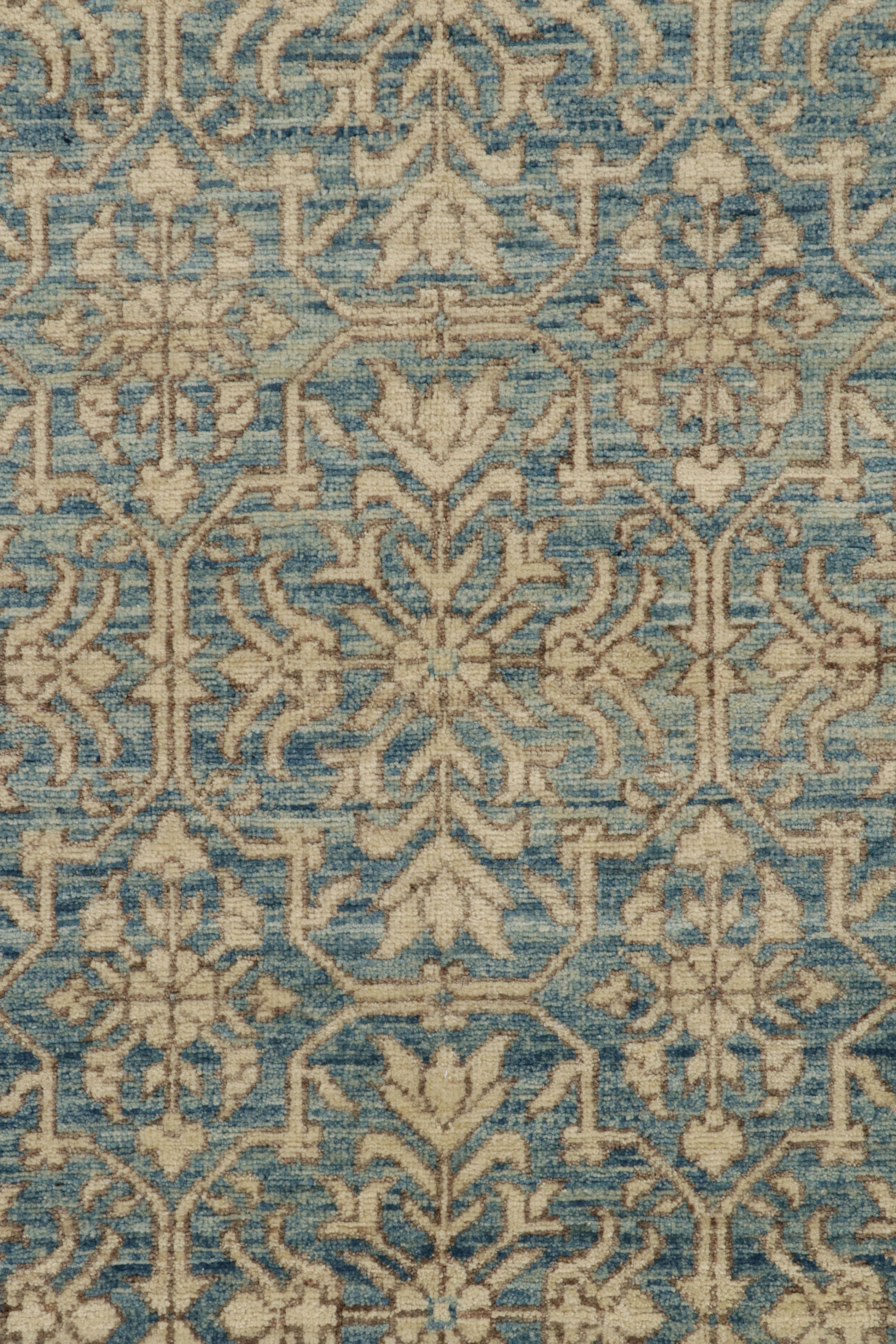 Teppich & Kilims Zeitgenössischer Teppich in Blau mit beige-braunen Blumenmustern (Handgeknüpft) im Angebot
