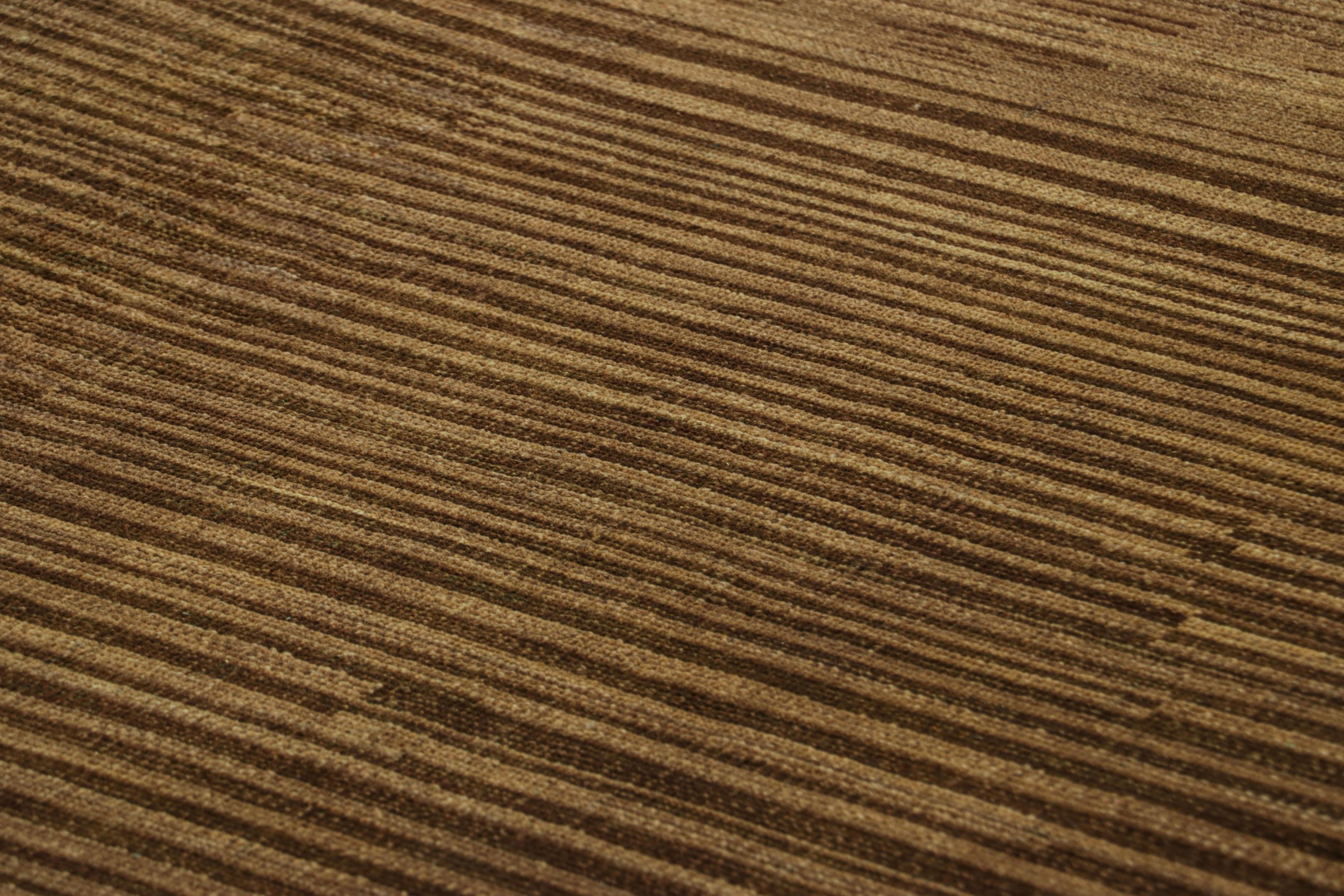 Annodato a mano in lana, questo tappeto contemporaneo 8x10 è l'ultima novità della collezione Modern di Rug & Kilim.  

Sul design: 

Minimalista nella palette ma ricco di texture, questo tappeto moderno è una tranquilla masterclass in armonia