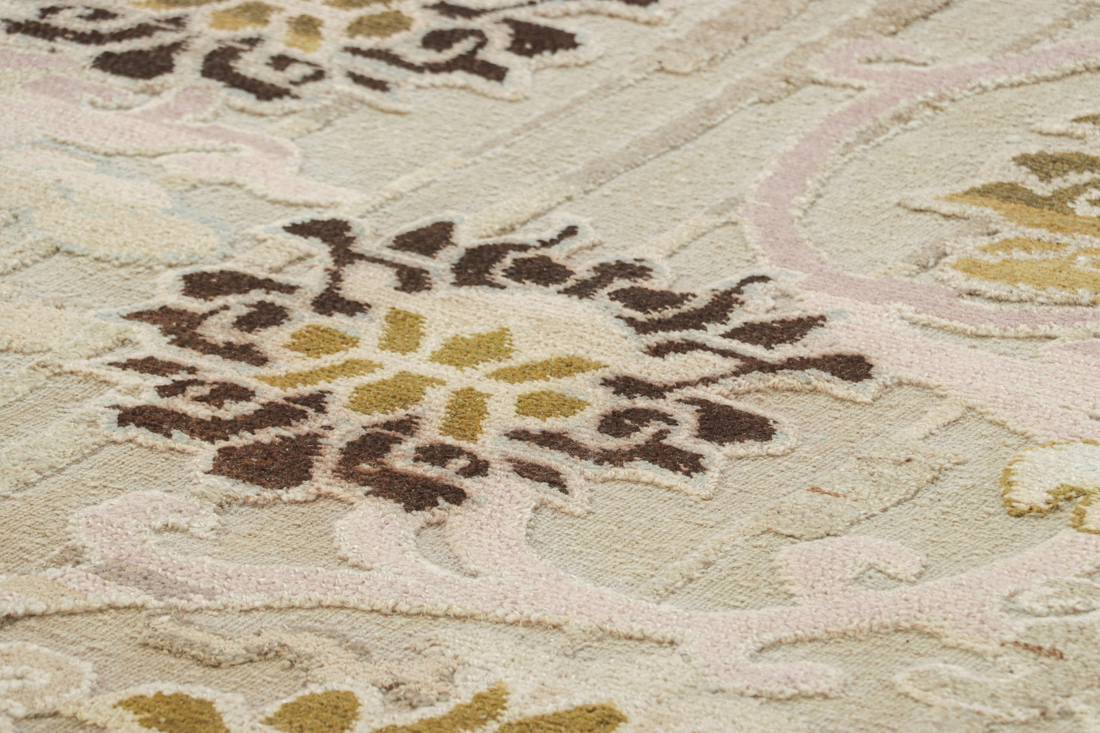 Noué à la main en laine, ce tapis contemporain 6x9 est le dernier né de la collection Modern de Rug & Kilim.  

Sur le Design : 

Délicat mais audacieux, ce tapis floral moderne donne vie à une nouvelle interprétation des motifs botaniques