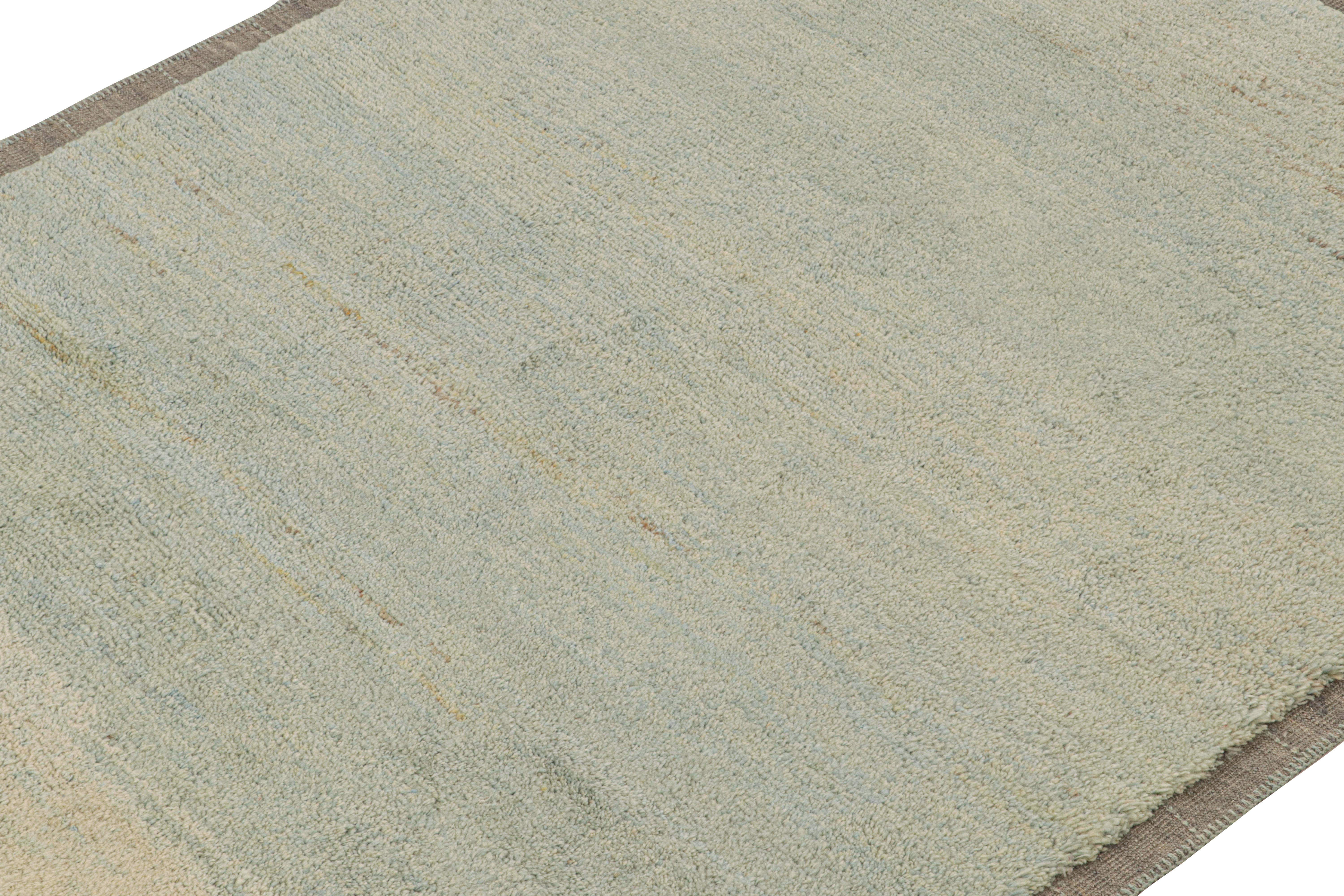 Perse Tapis contemporain de Rug & Kilim en gris et bleu en vente