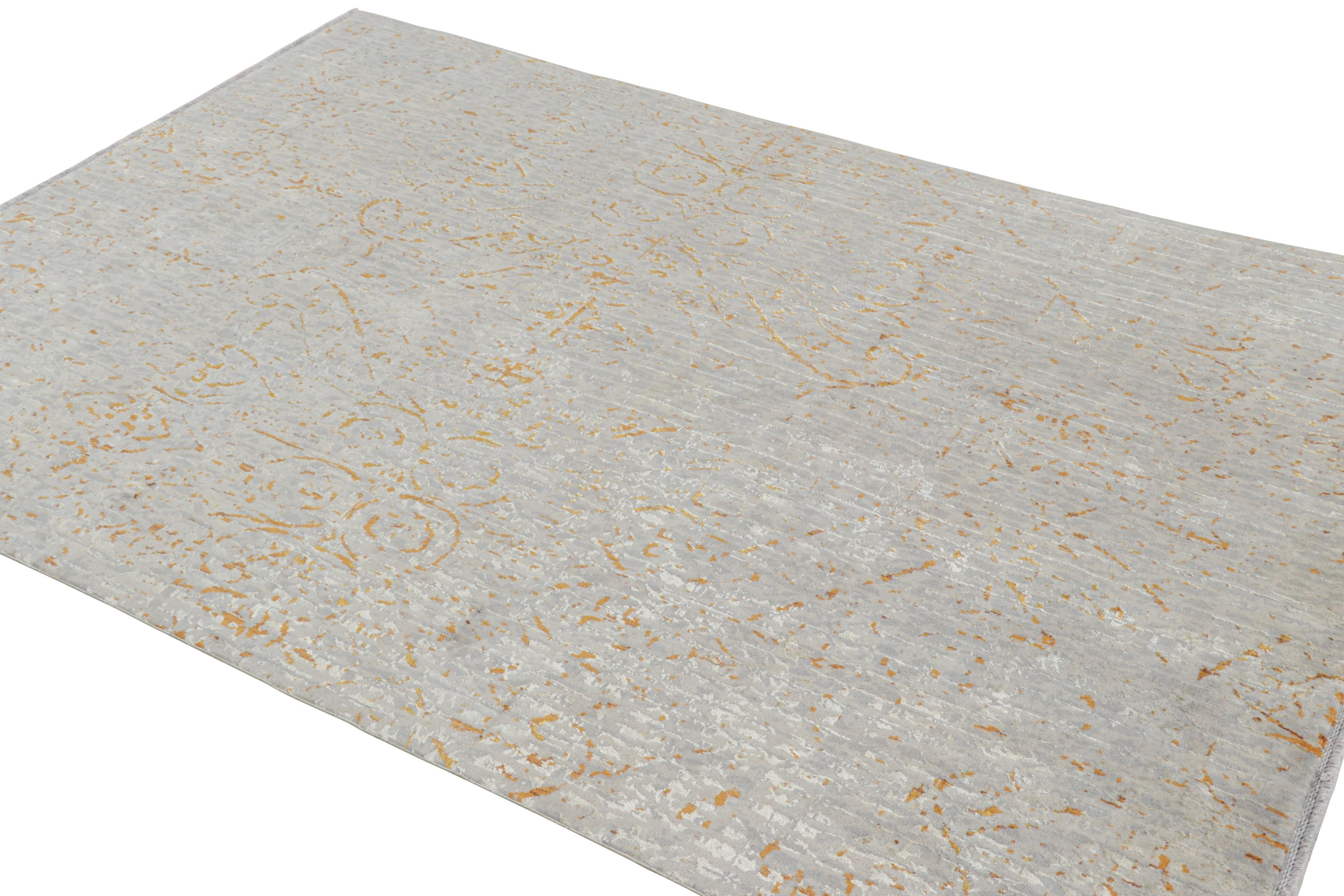 Noué à la main Rug & Kilim's Contemporary Rug In Gray And Orange Abstract Patterns Naroon (tapis contemporain à motifs abstraits gris et orange) en vente