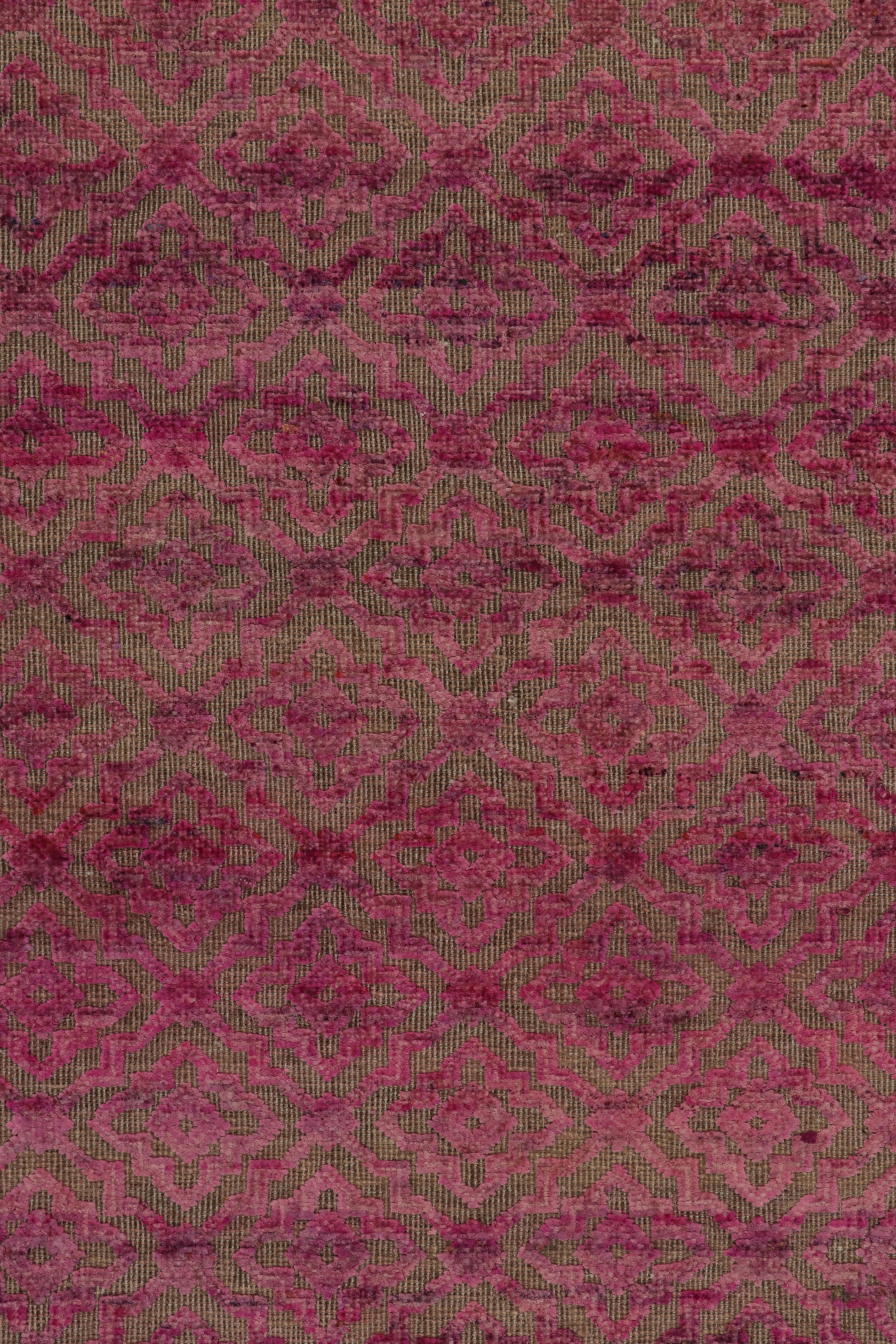 Wool Rug & Kilim’s Contemporary rug in Pink High-and-Low Lattice Pattern For Sale